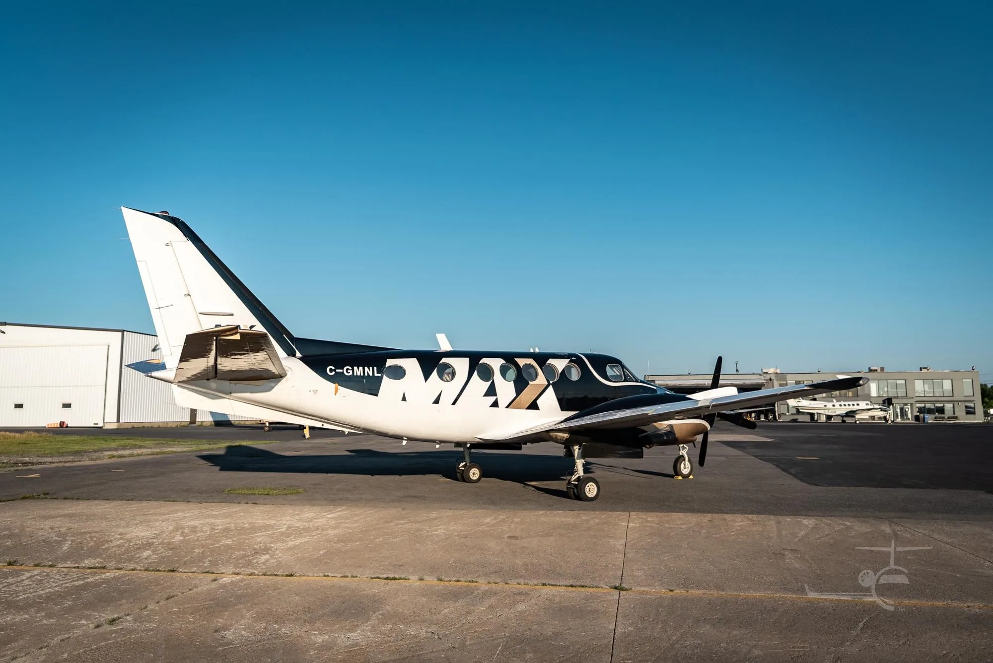 C-gmnl - 1978 Beechcraft King AIR B100