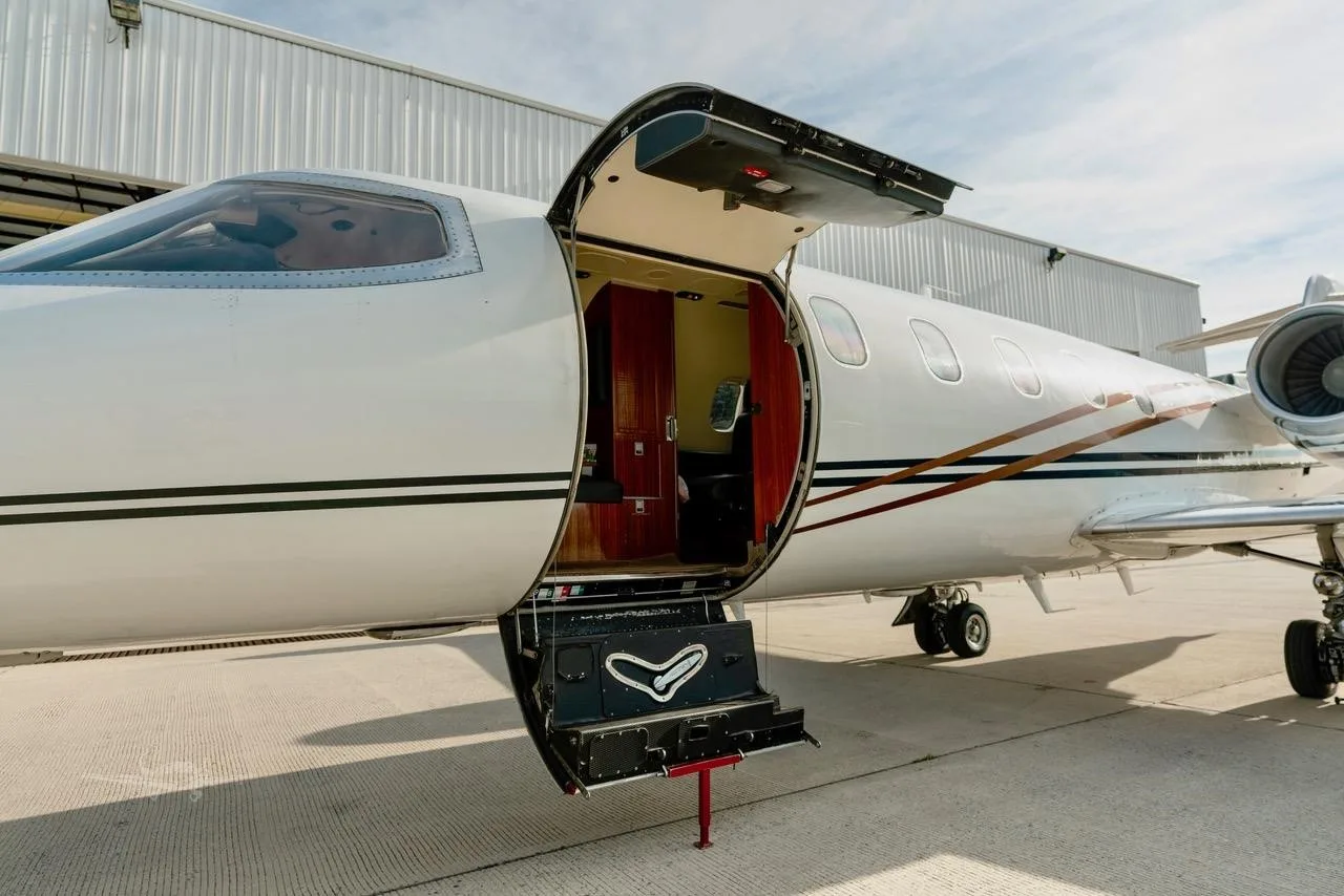Exterior view of a 1980 LEARJET 35A, N711EC.