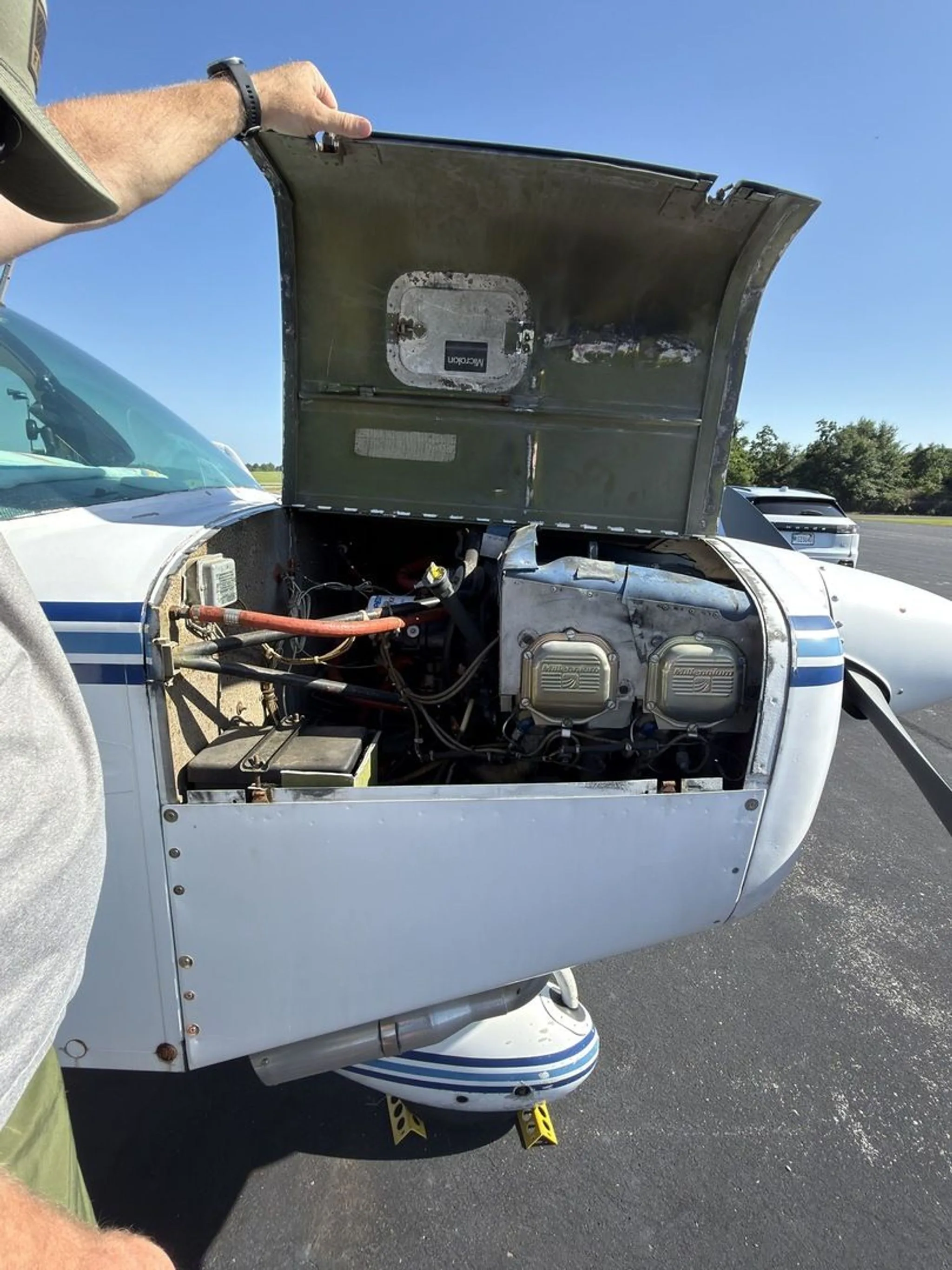 Avionics suite of a 1974 GRUMMAN/AMERICAN GENERAL AA5 TRAVELER.