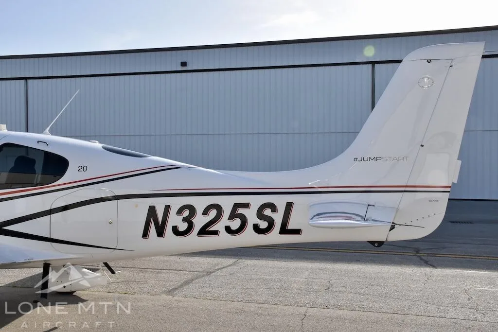 Exterior view of a 2019 Cirrus SR20 G6.