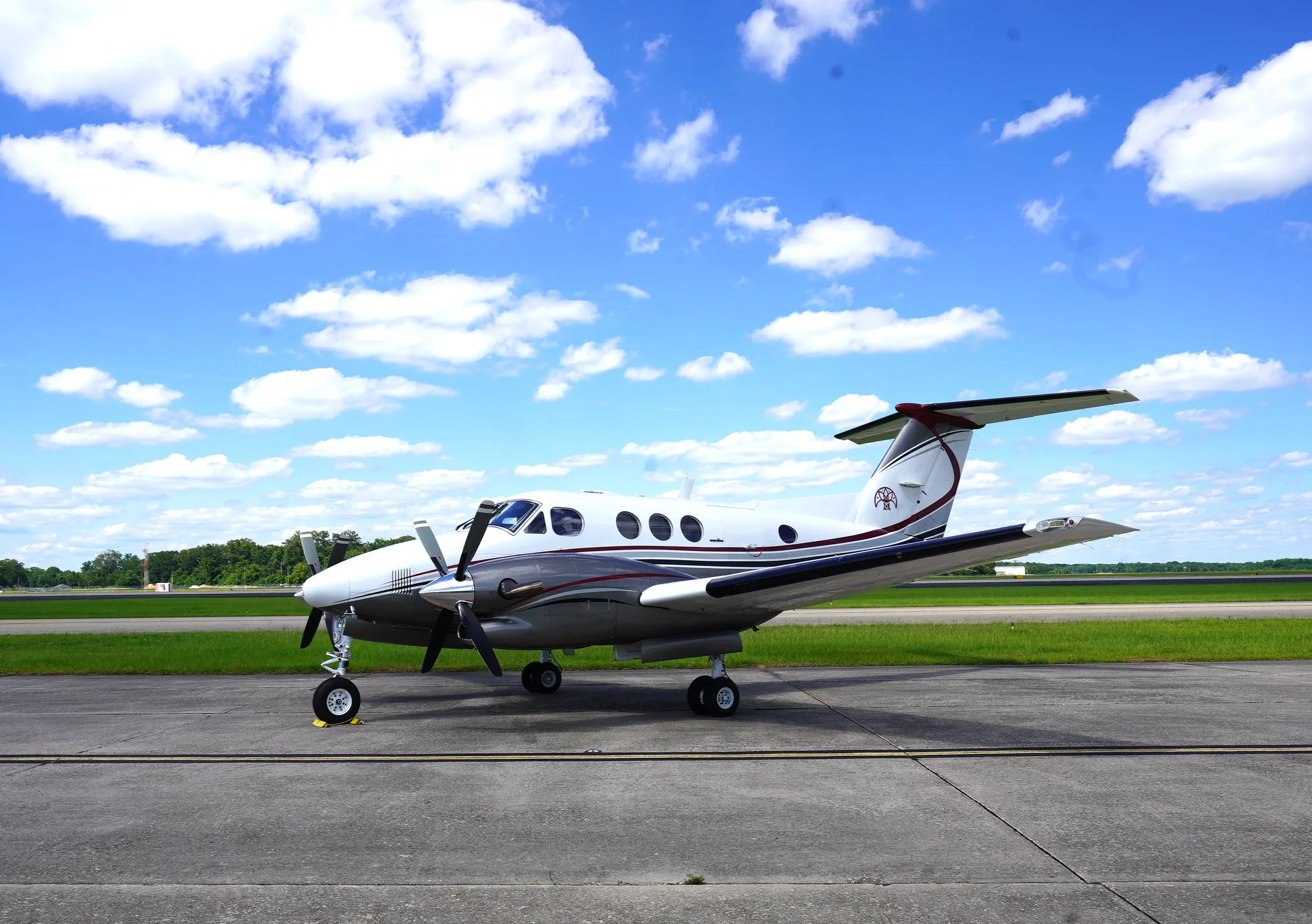 Avionics suite of a 1985 Beechcraft King Air F90-1.
