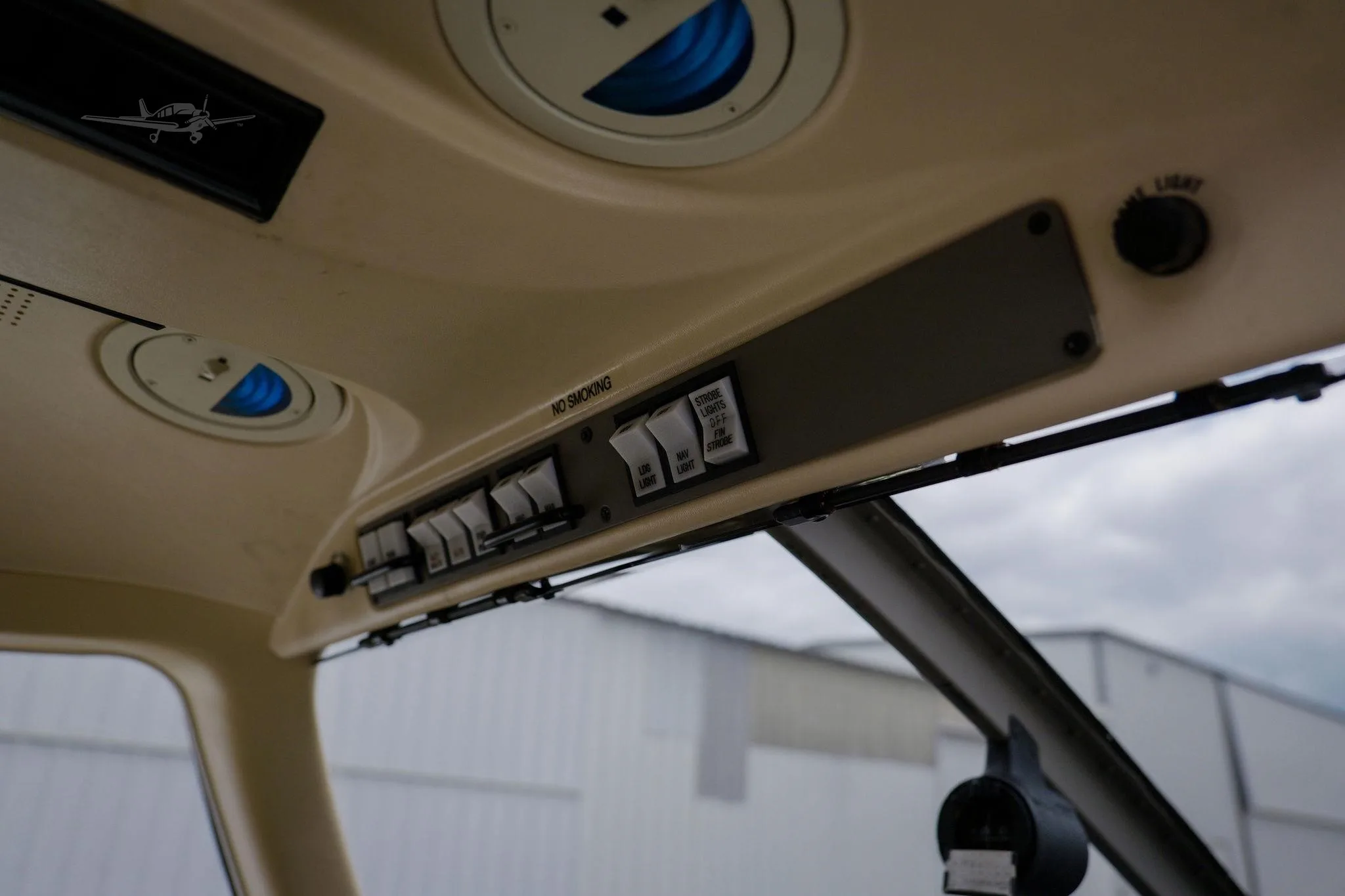 Avionics suite of a 2010 PIPER ARCHER III.