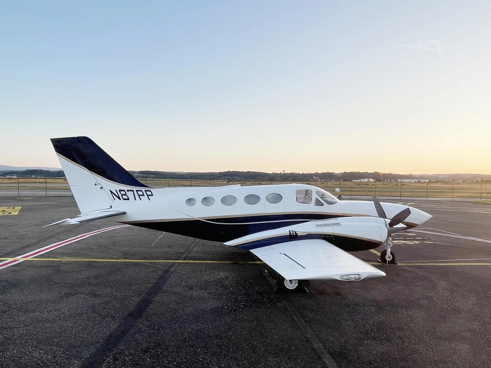 Exterior view of a 1977 CESSNA 421C, N87PP.