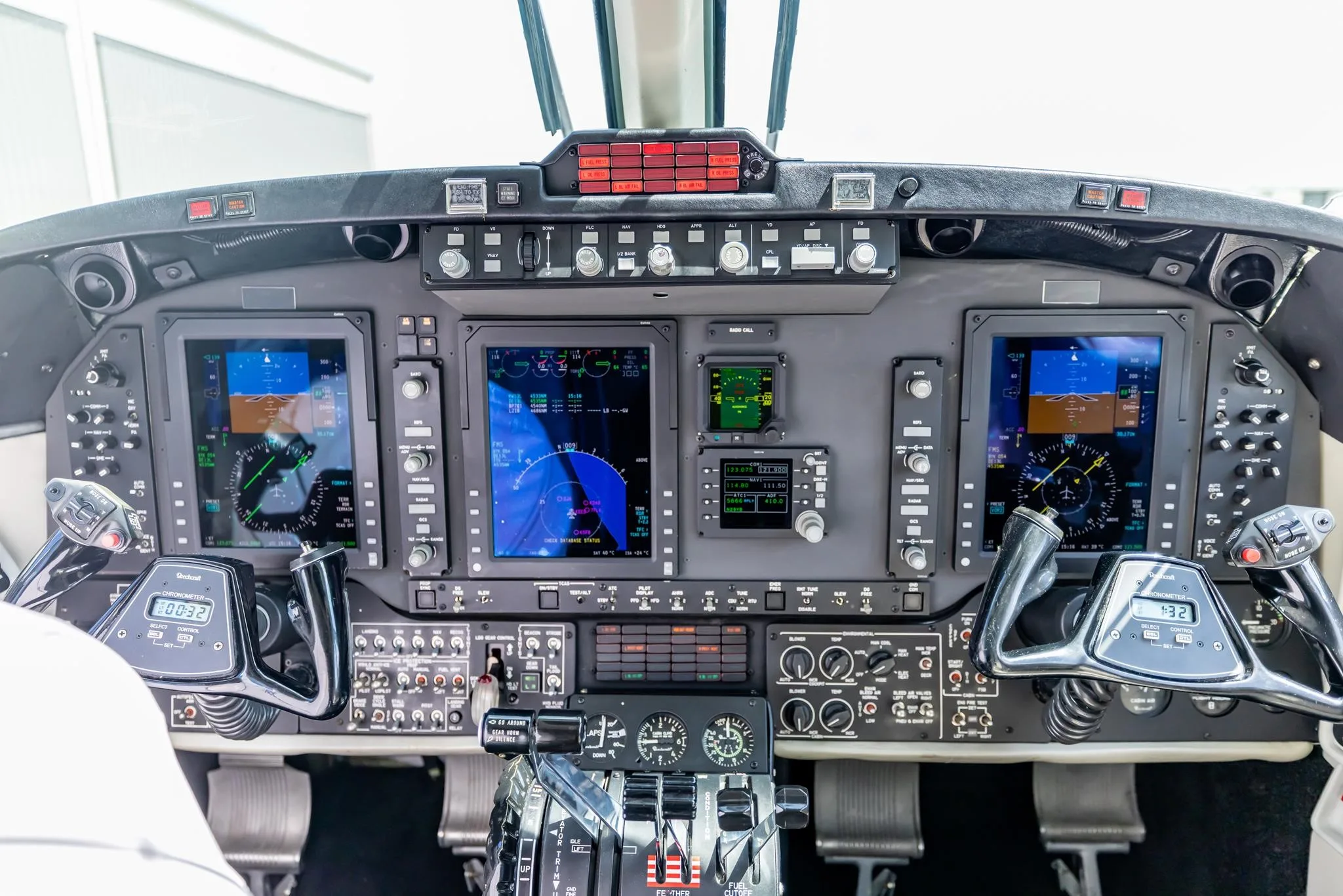Avionics suite of a 2009 BEECHCRAFT KING AIR B200GT.