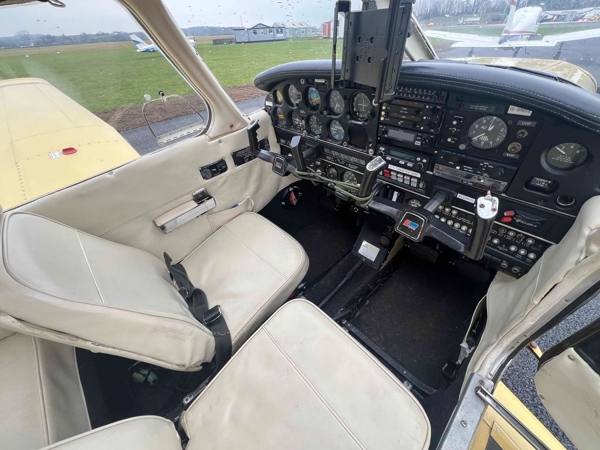Cockpit and instrument panel of a 1981 Piper PA-28-161 Warrior II.