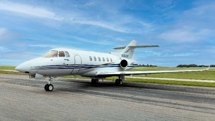 Marketing image of a 2010 Hawker 900XP.