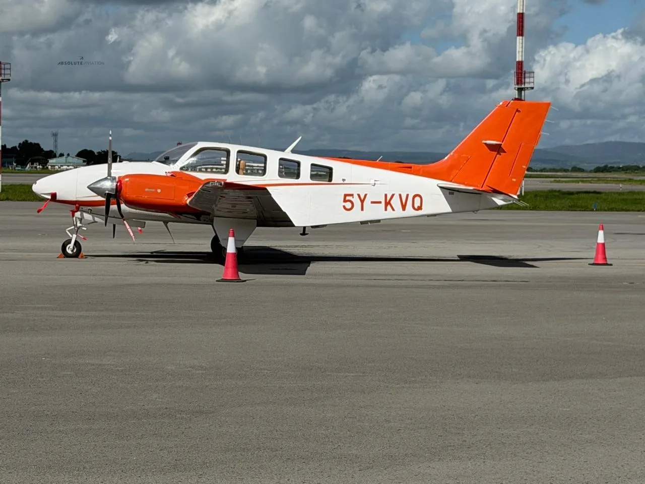 Exterior view of a 1982 BEECHCRAFT 58 BARON.