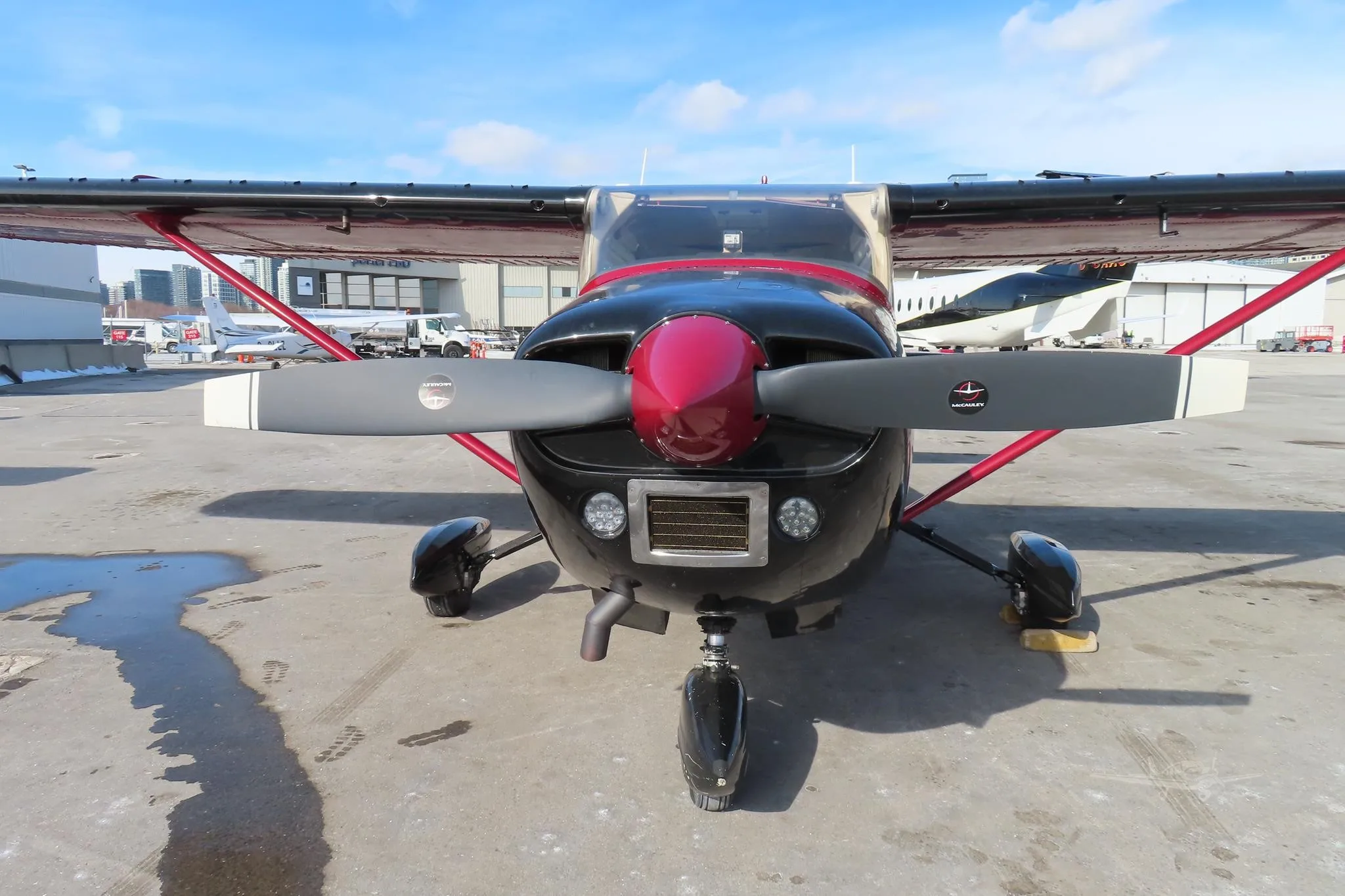 Exterior view of a 1972 CESSNA 182P SKYLANE.