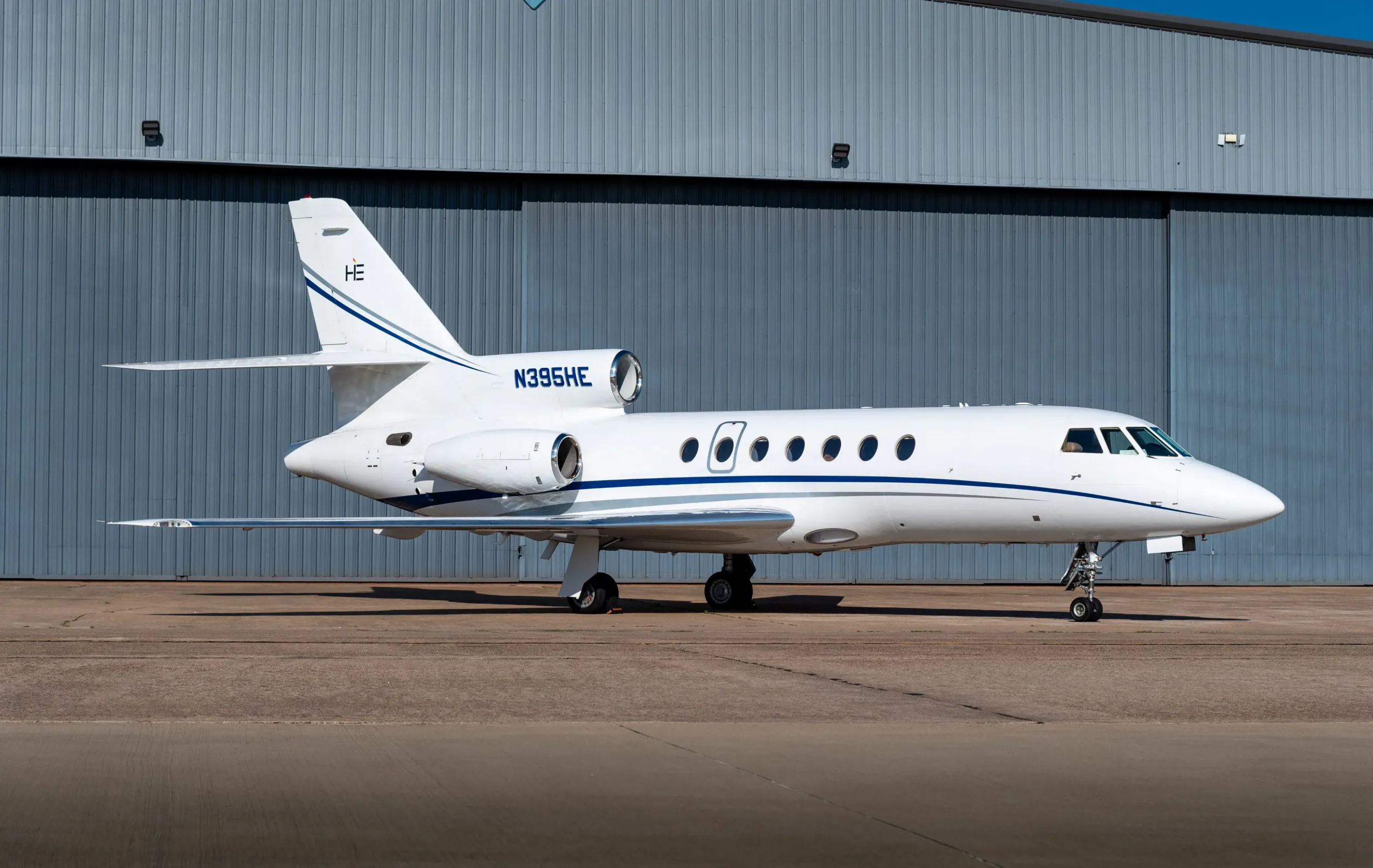 Exterior view of a 1992 Dassault Falcon 50.