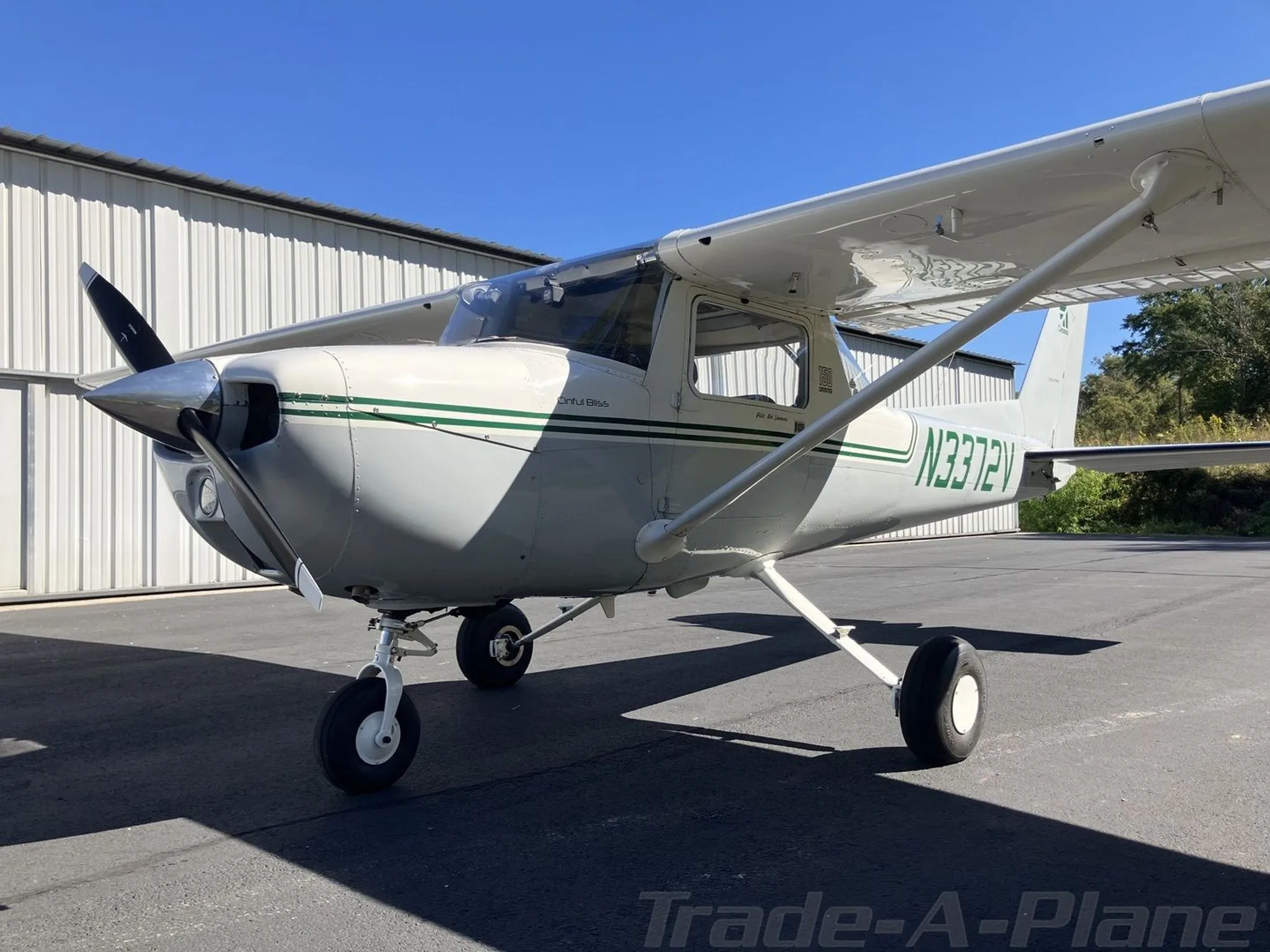 Exterior view of a 1975 CESSNA 150M, N3372V.