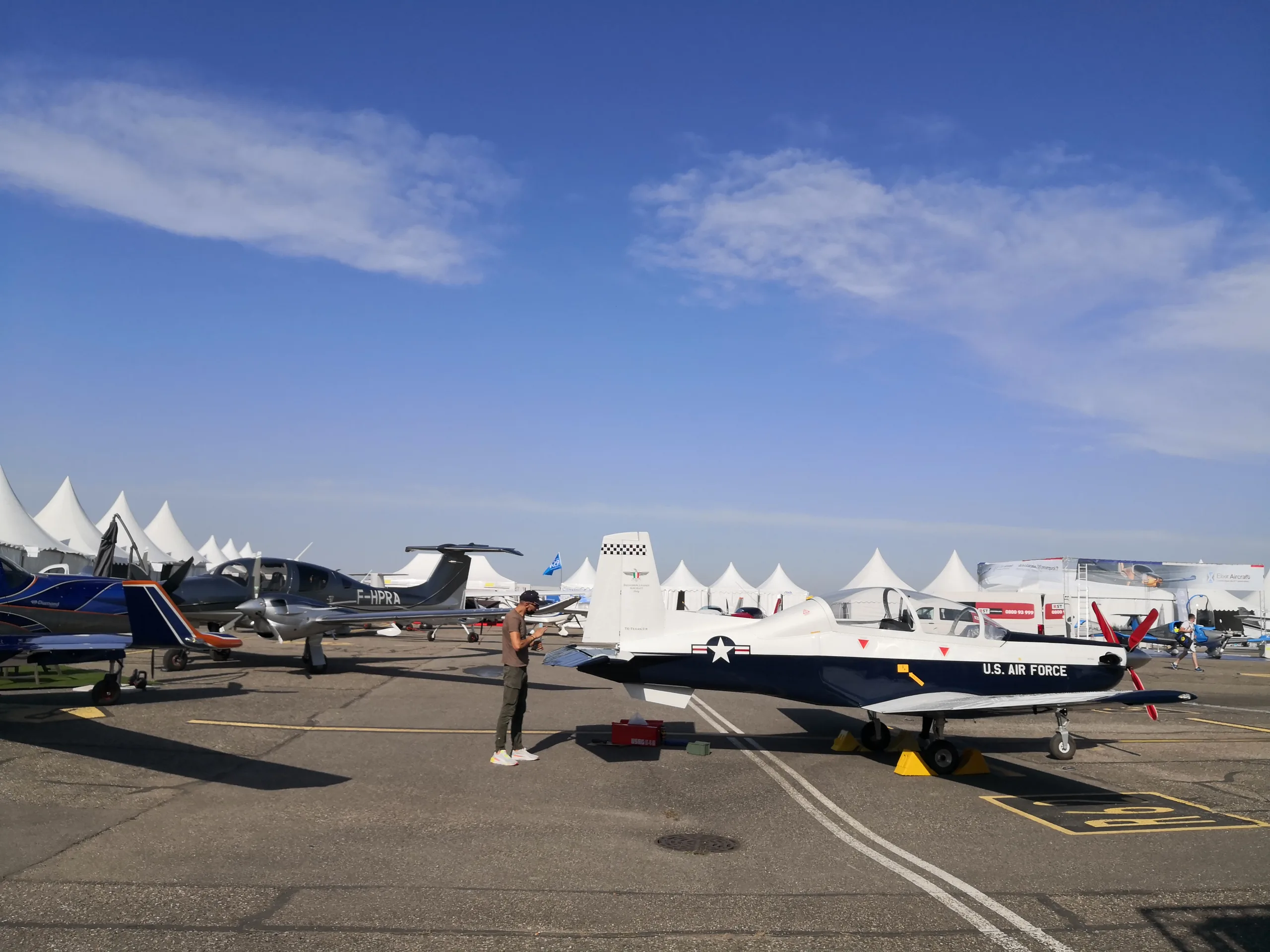 Exterior view of a 2004 Hawker #, N408GJ.