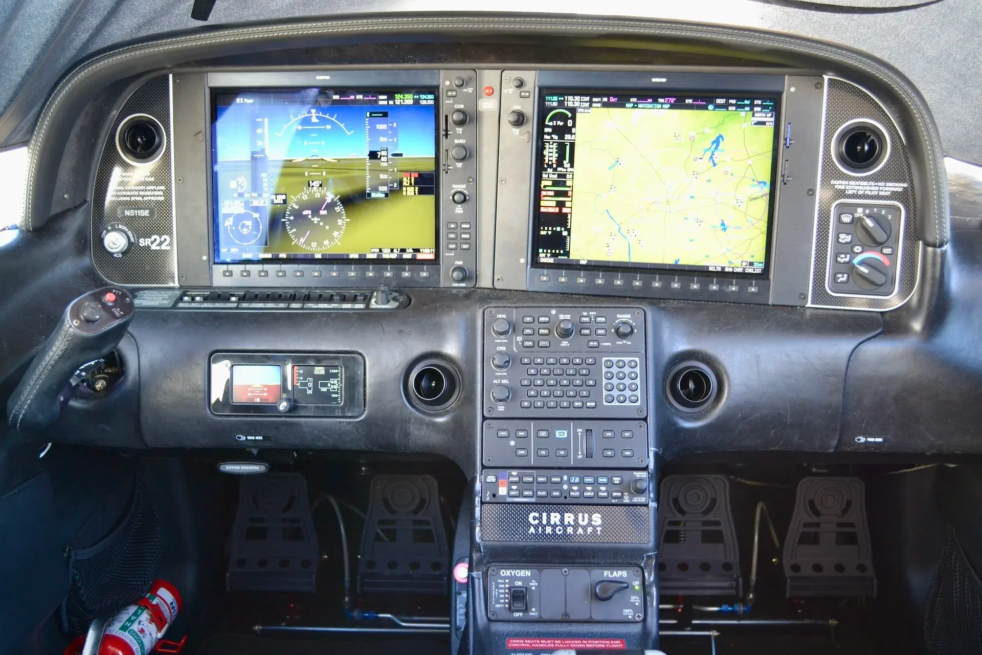 Cockpit and instrument panel of a 2016 Cirrus SR22 GTS.