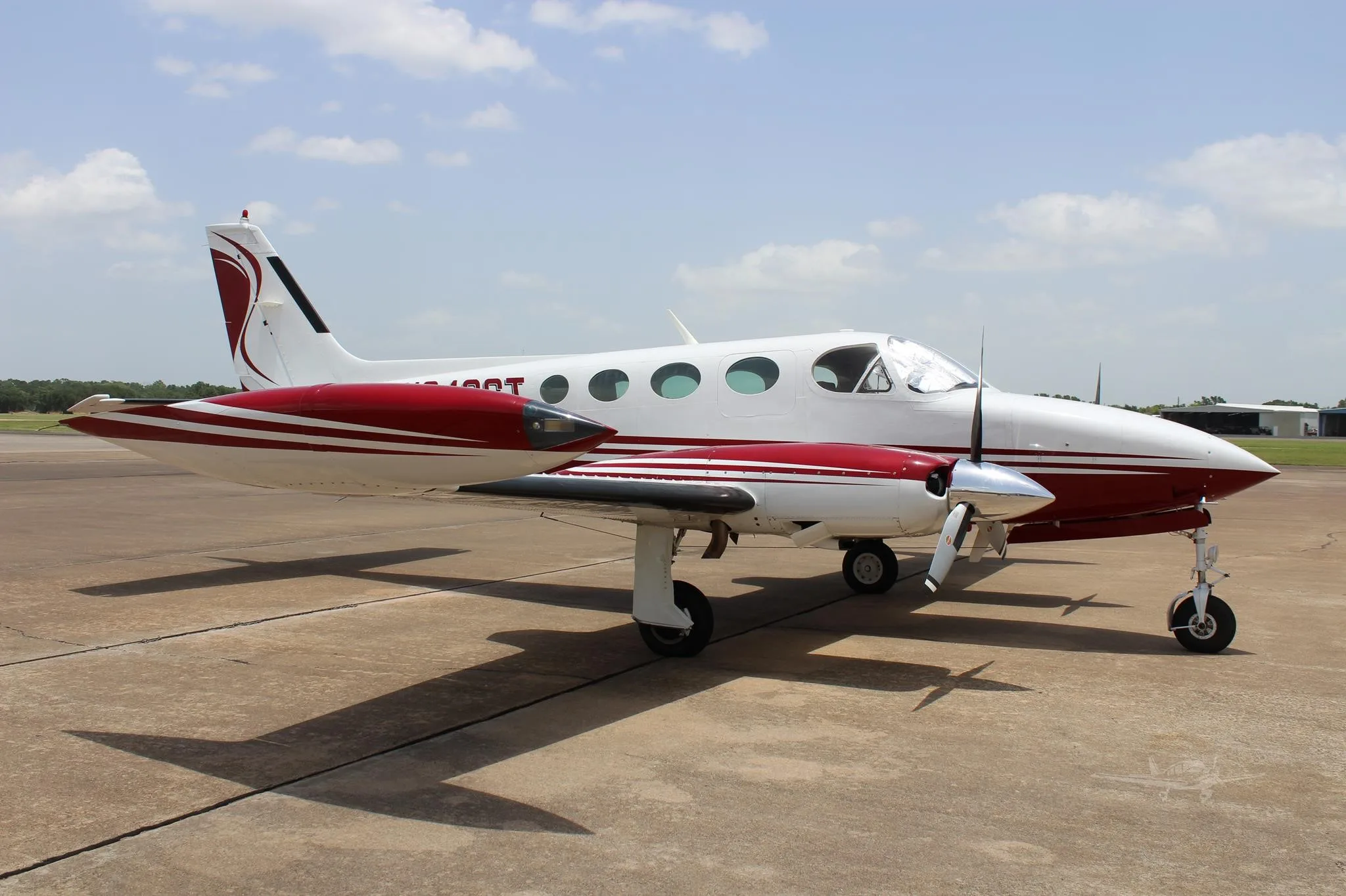 Exterior view of a 1982 CESSNA 340A, N340CT.