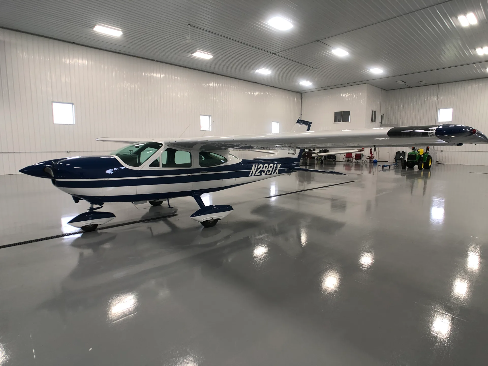 Exterior view of a 1968 Cessna 177 Cardinal - Elite Air Service.