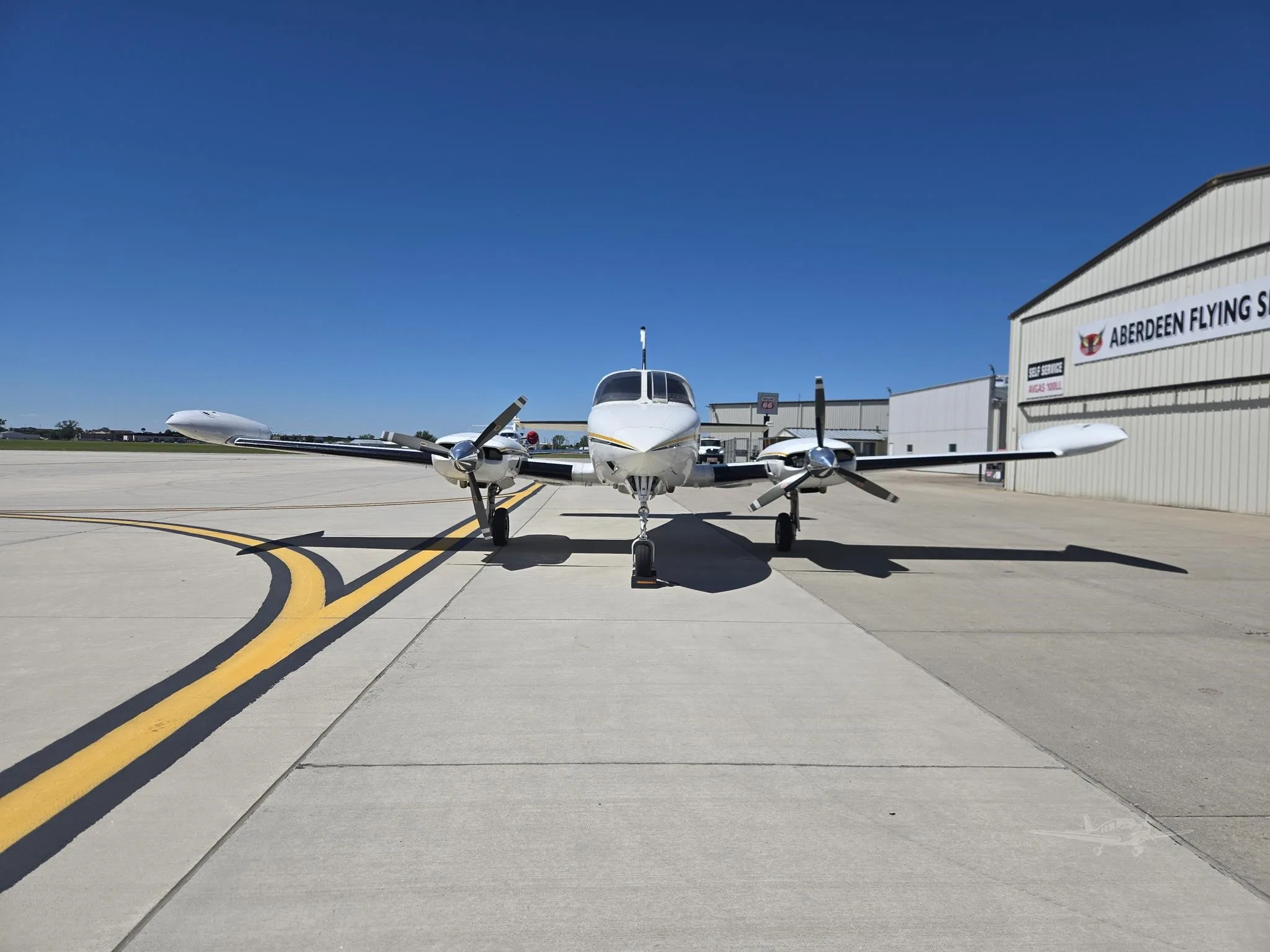 Exterior view of a 1981 CESSNA 340A, N6829K.