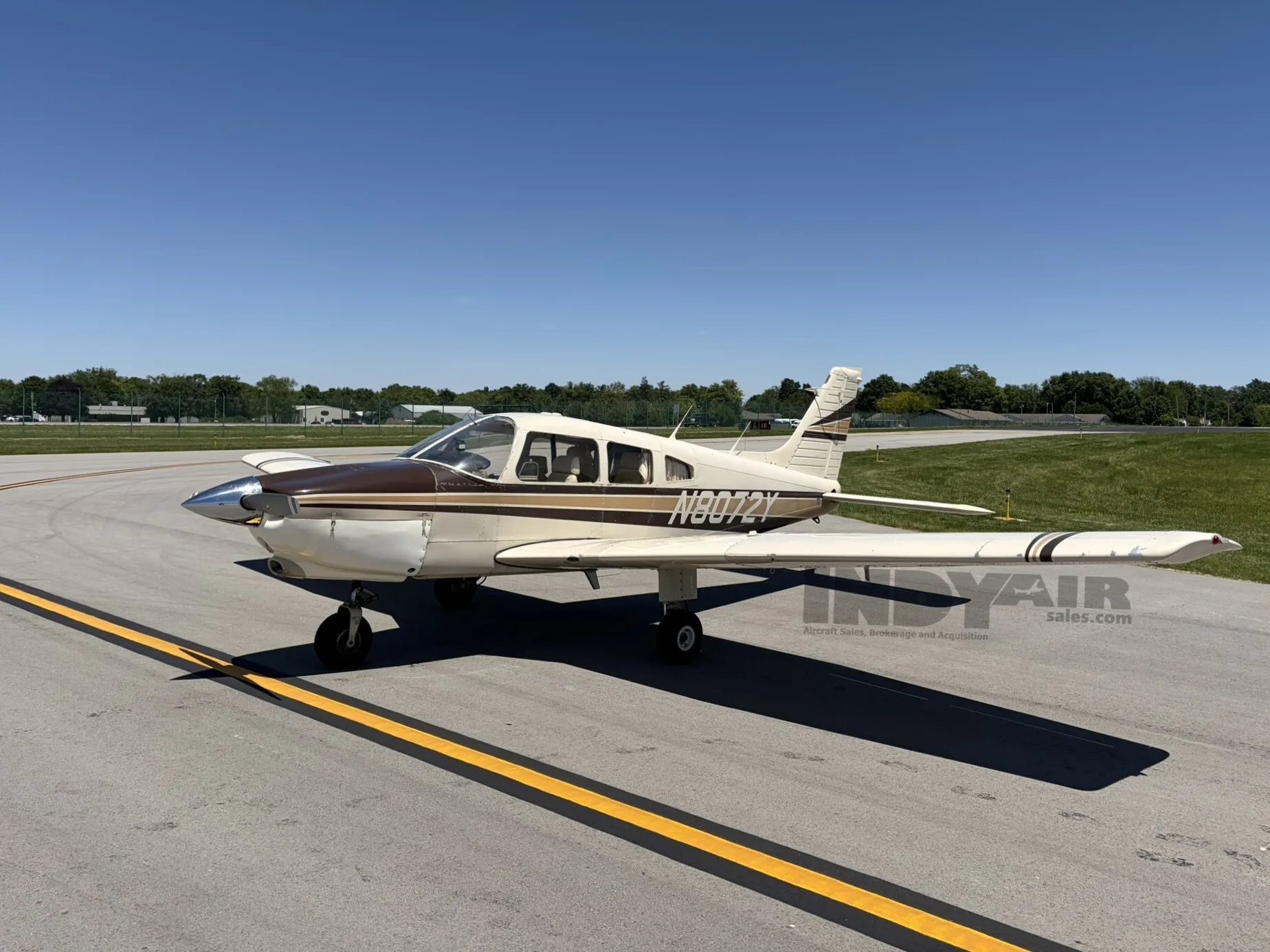 Exterior view of a 1979 Piper Dakota, N8072Y.