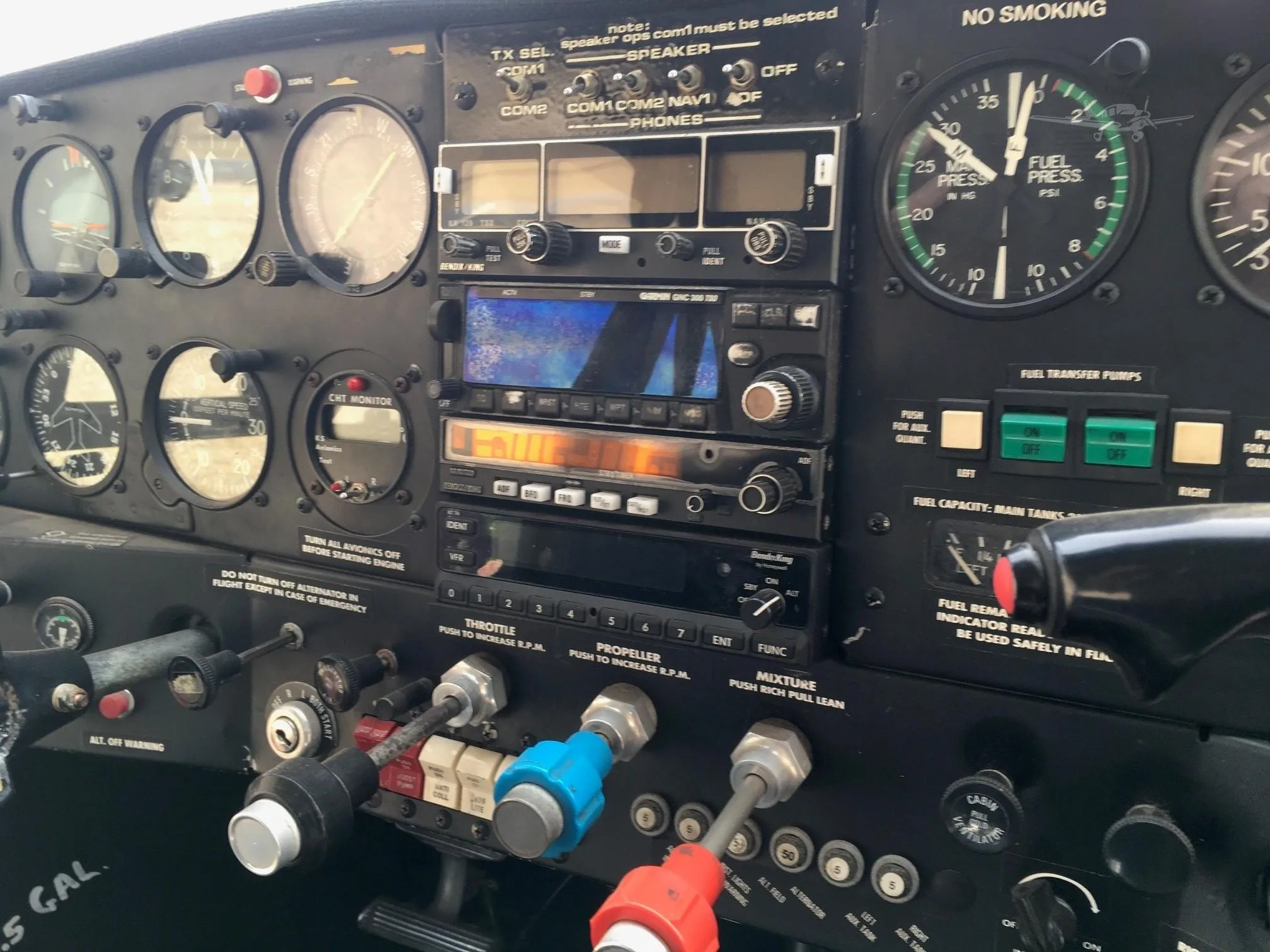 Avionics suite of a 1994 MAULE MX7-180B.
