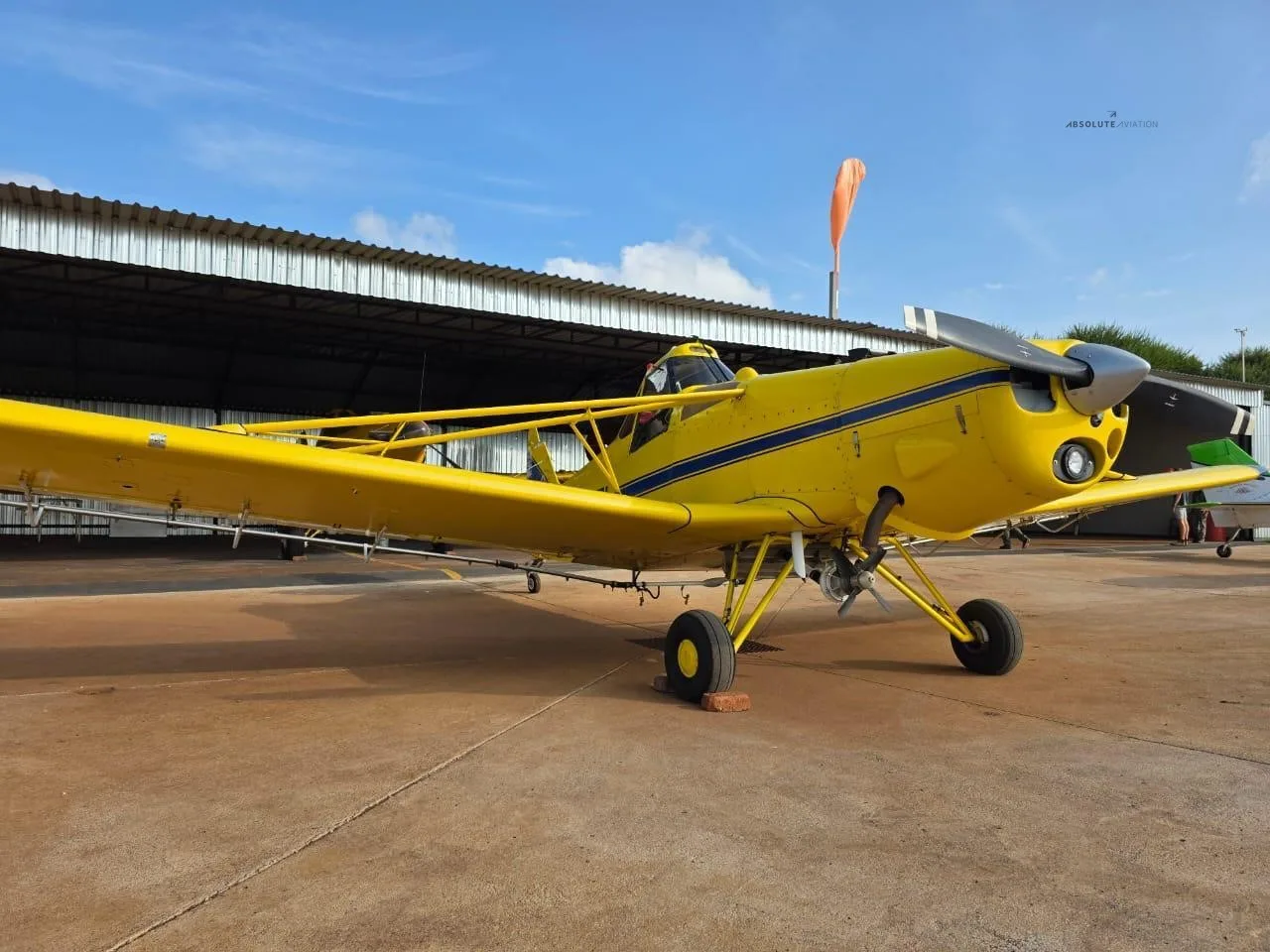 Exterior view of a 1976 PIPER PAWNEE.