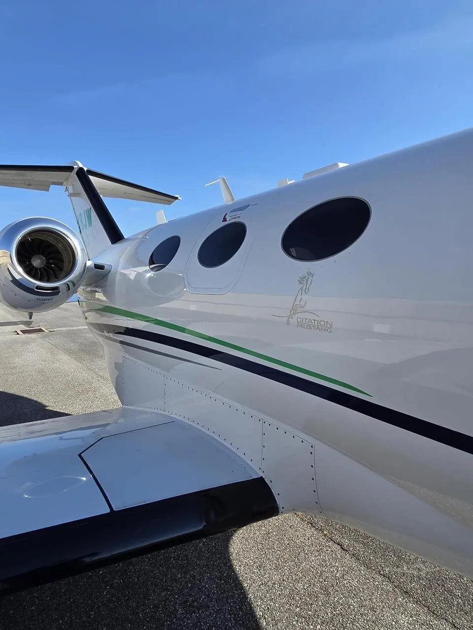 Exterior view of a 2008 CESSNA CITATION MUSTANG, N648JW.