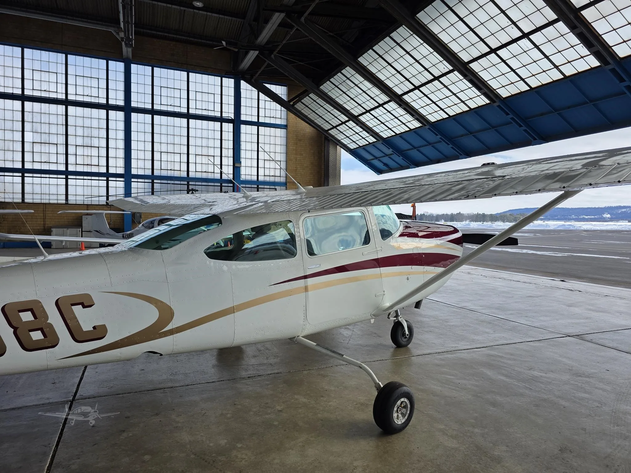 Exterior view of a 1978 CESSNA R182RG SKYLANE, N3268C.
