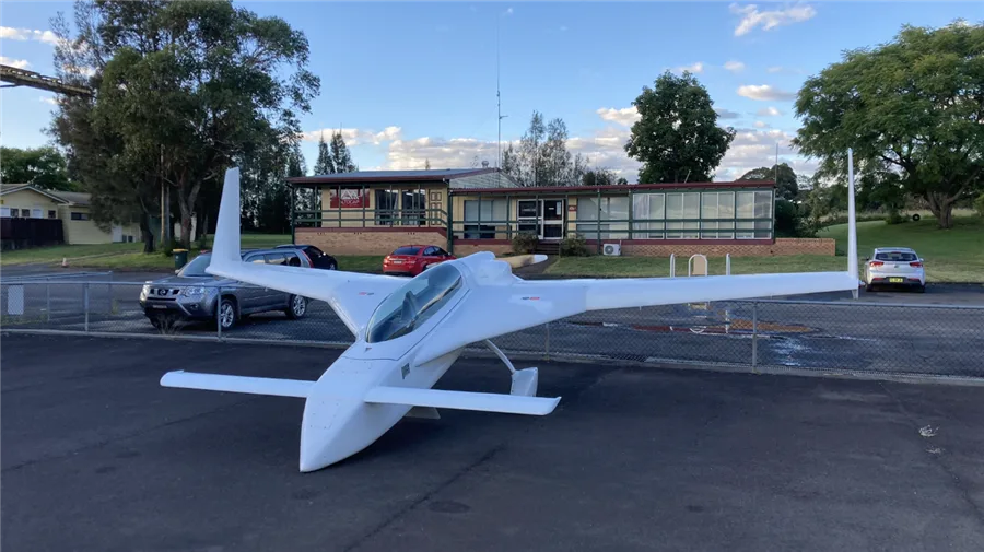 Specification or layout diagram for a 1986 Rutan Long EZ.