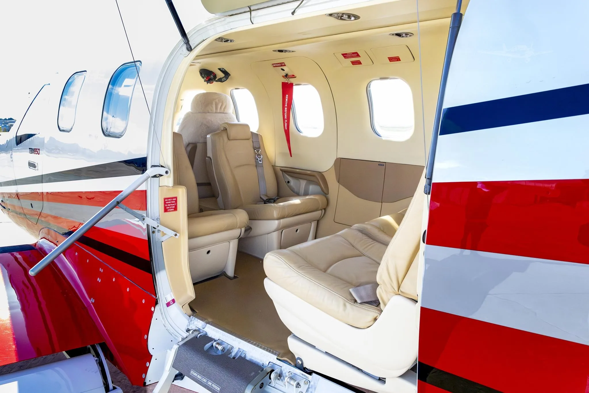 Cabin interior of a 2011 DAHER TBM 850.