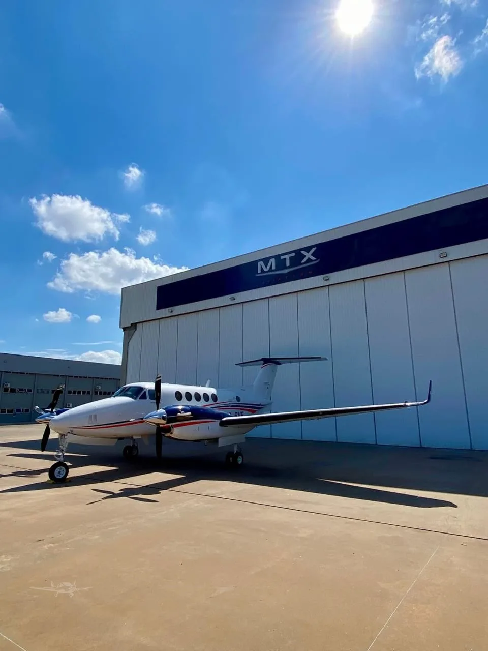 Exterior view of a 2014 BEECHCRAFT KING AIR 250.