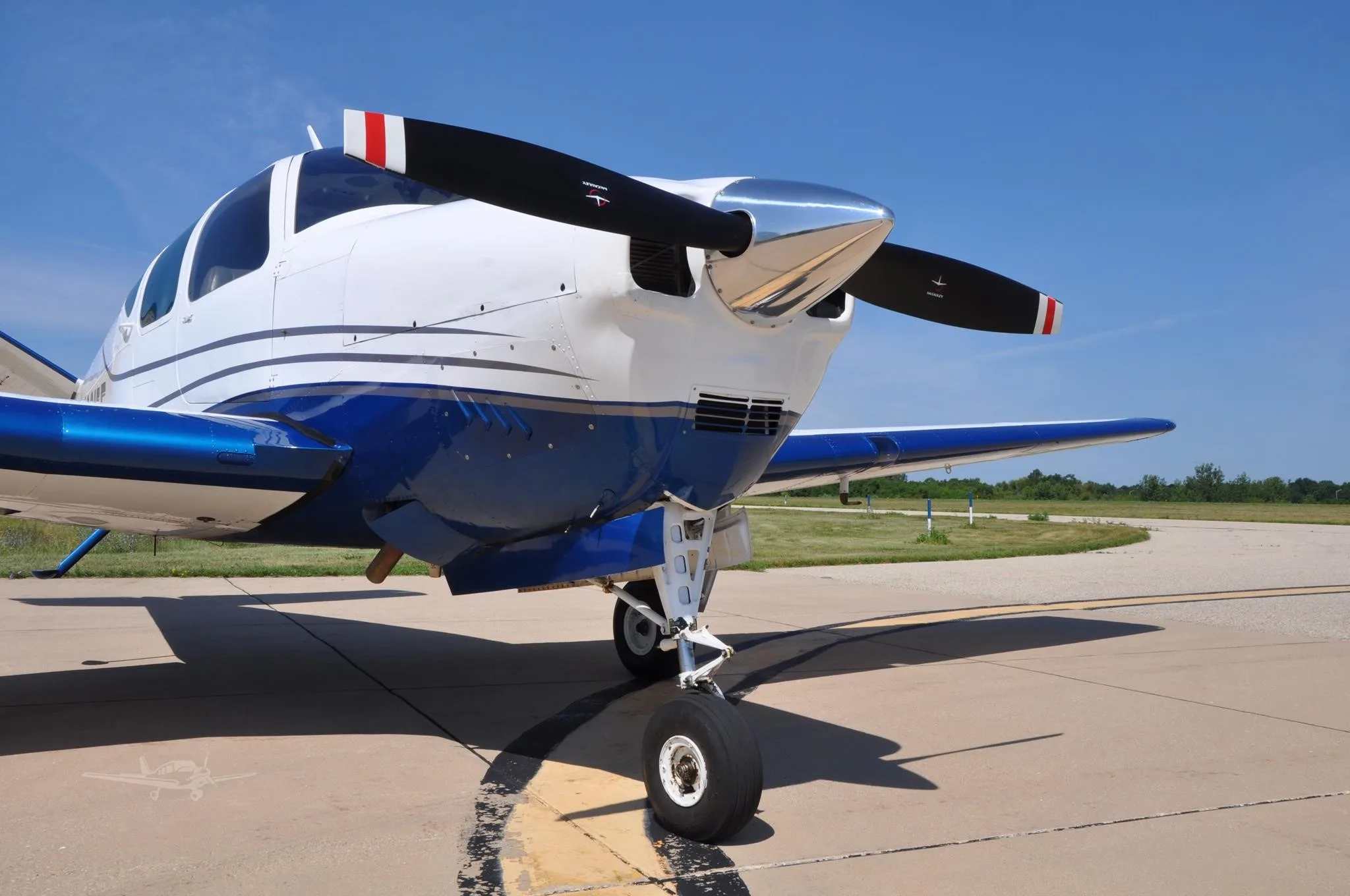 Exterior view of a 1959 BEECHCRAFT K35 BONANZA, N6015E.