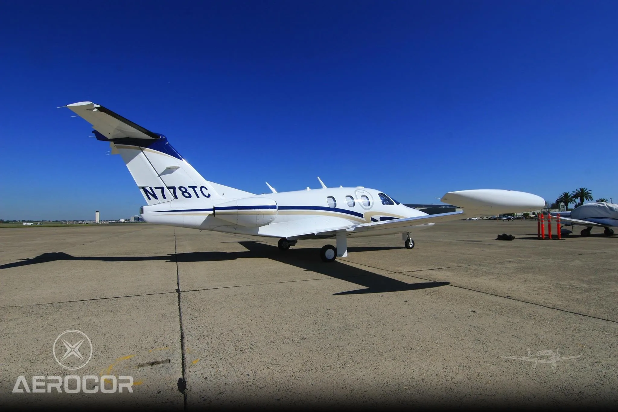 Exterior view of a 2007 ECLIPSE 500, N778TC.