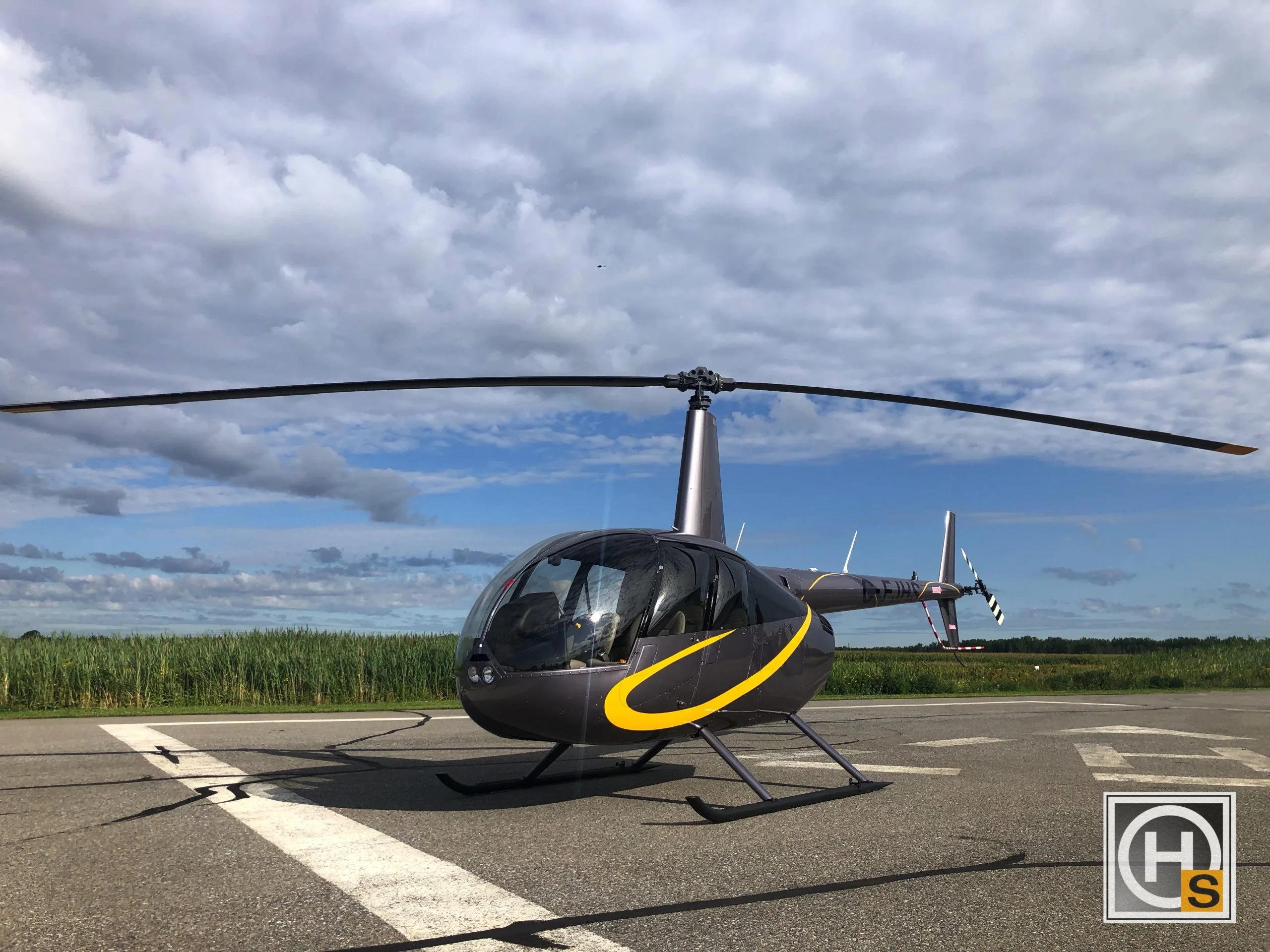 Exterior view of a 2007 Robinson R44 RAVEN II (Copy).