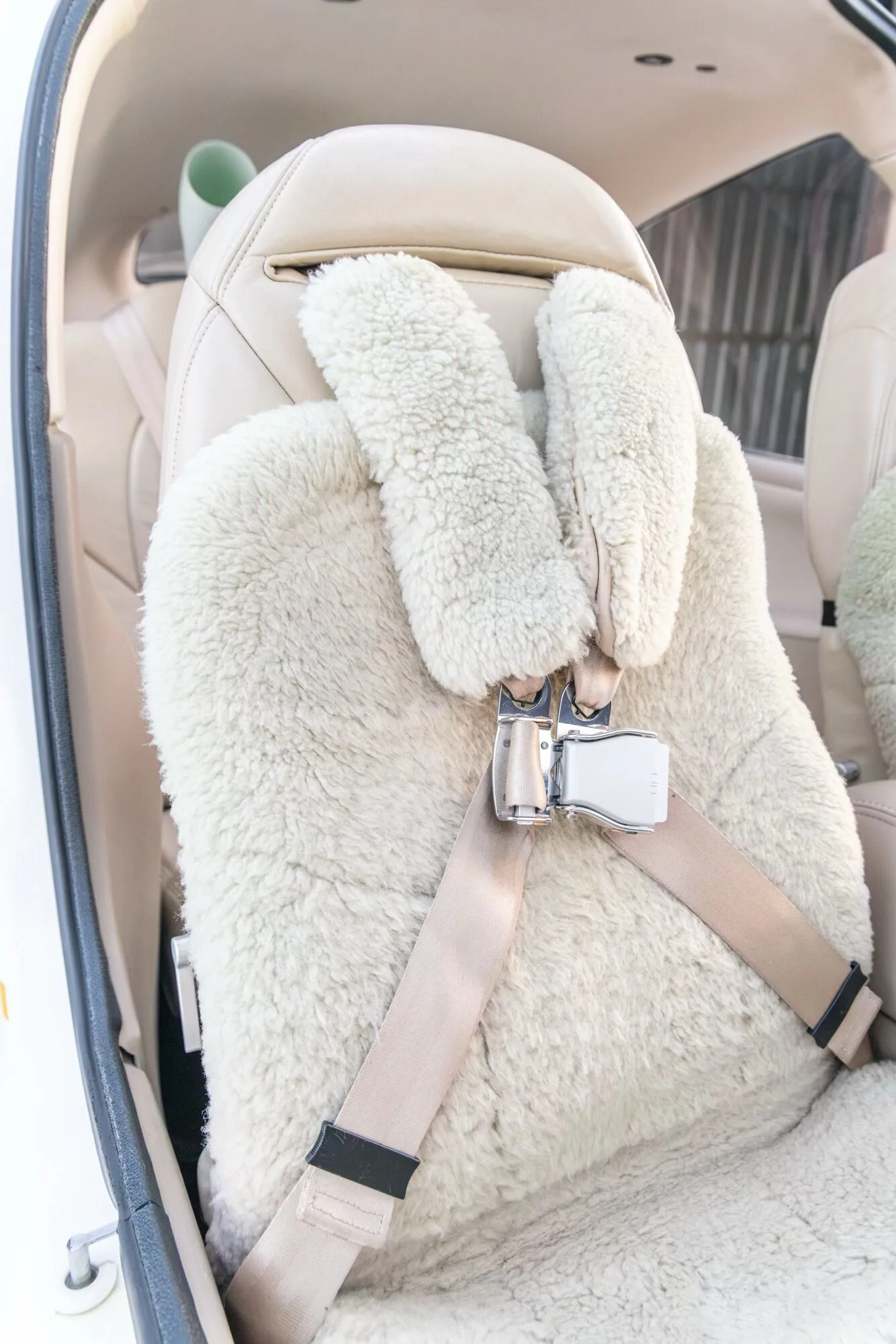 Cabin interior of a 2004 Cirrus SR20-G2.