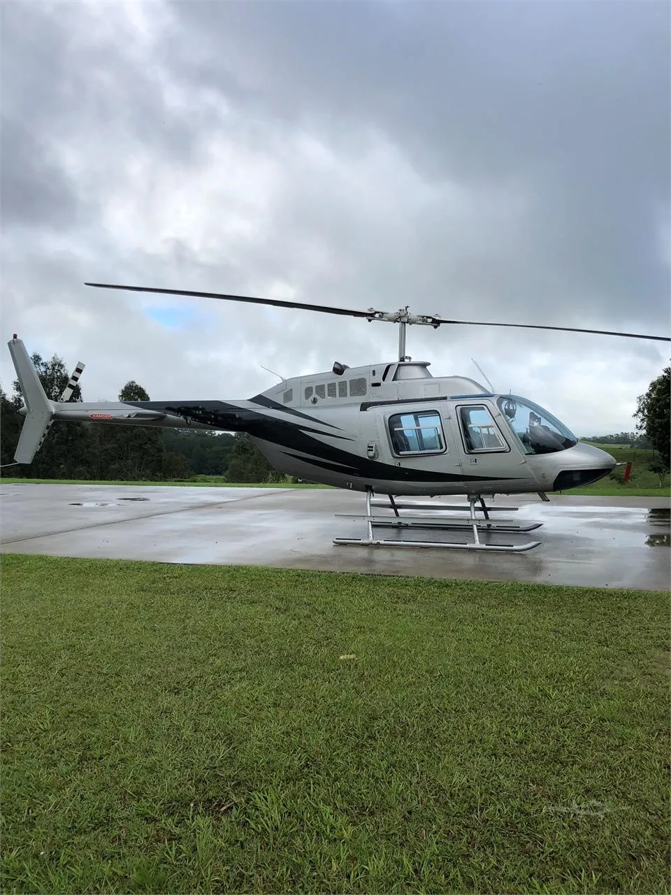 Exterior view of a BELL 206B III.
