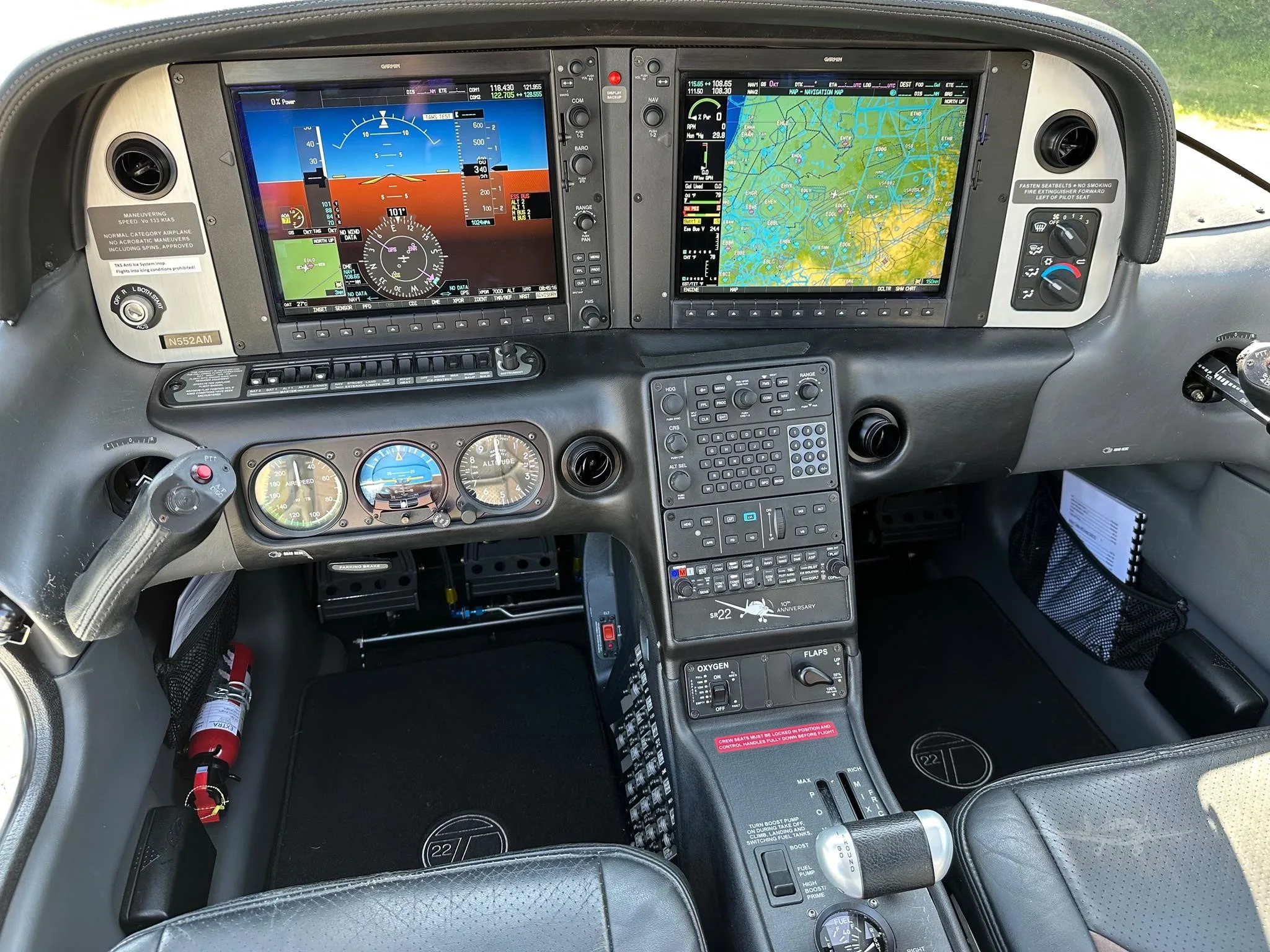 Avionics suite of a 2011 CIRRUS SR22 TURBO.