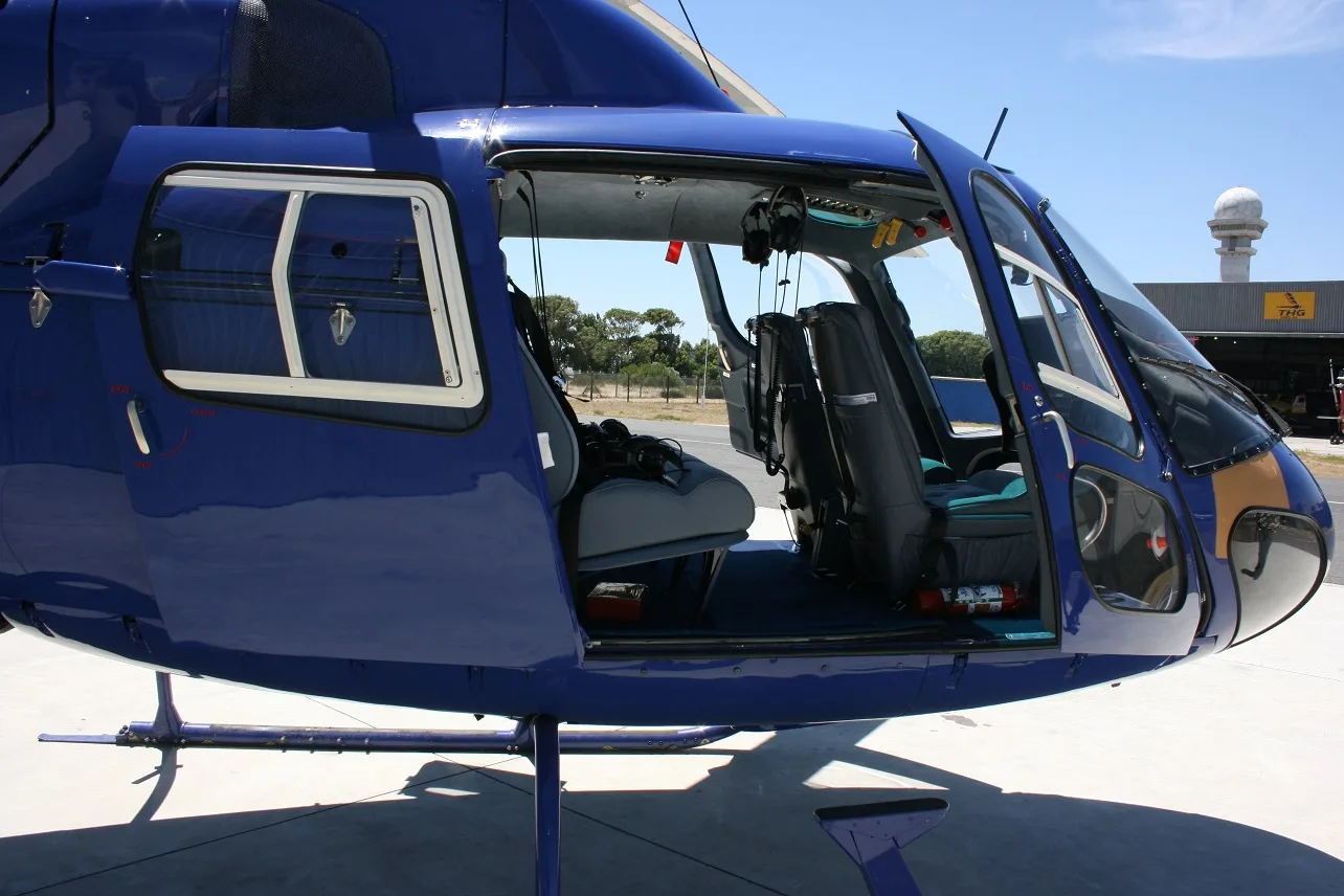 Exterior view of a 1990 Eurocopter AS355-F2 5464.