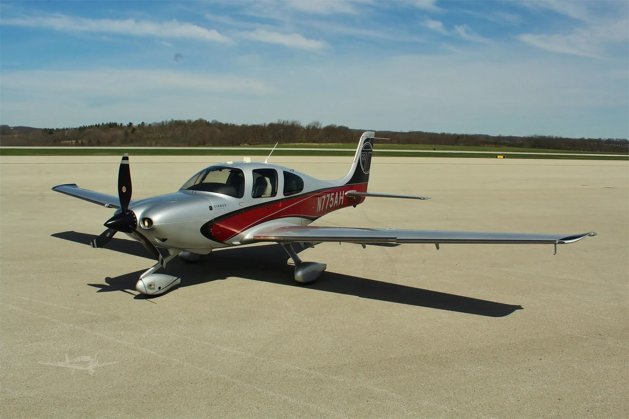 Exterior view of a 2012 CIRRUS SR22-G3 TURBO, N775AH.