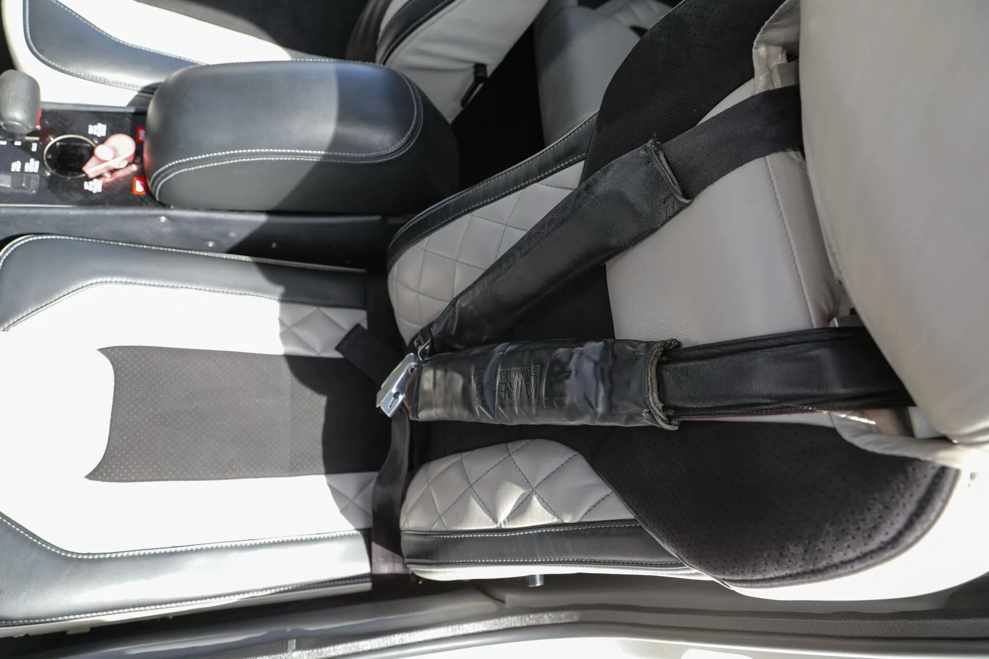 Cabin interior of a 2021 Cirrus SR22-G3 Turbo GTS.