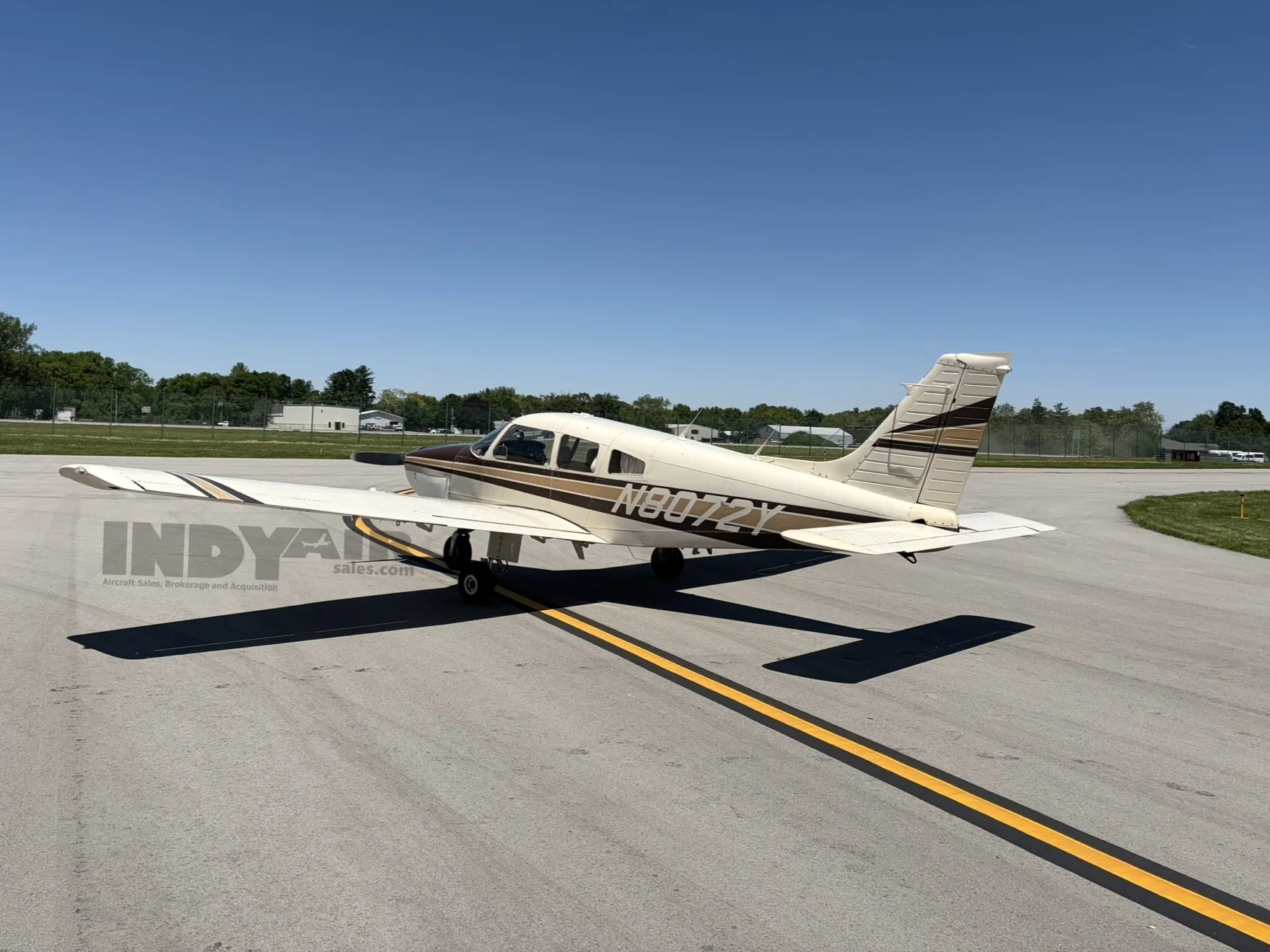 Exterior view of a 1979 Piper Dakota, N8072Y.