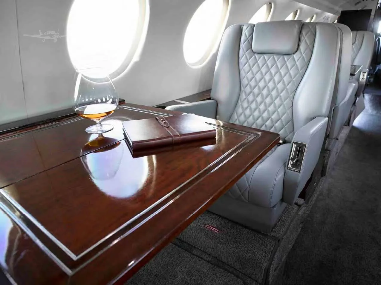 Cabin interior of a 1993 DASSAULT FALCON 50.