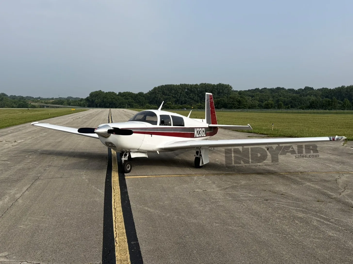 Exterior view of a Mooney M20K, N231GL.