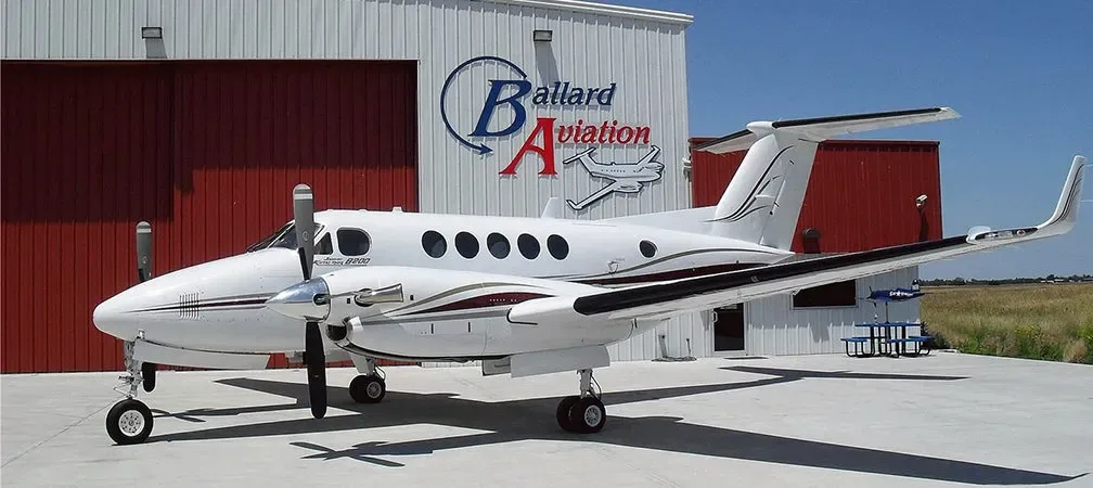 Avionics suite of a 1998 Beechcraft King Air B200 Blackhawk -52’s Garmin G1000 Raisbeck.