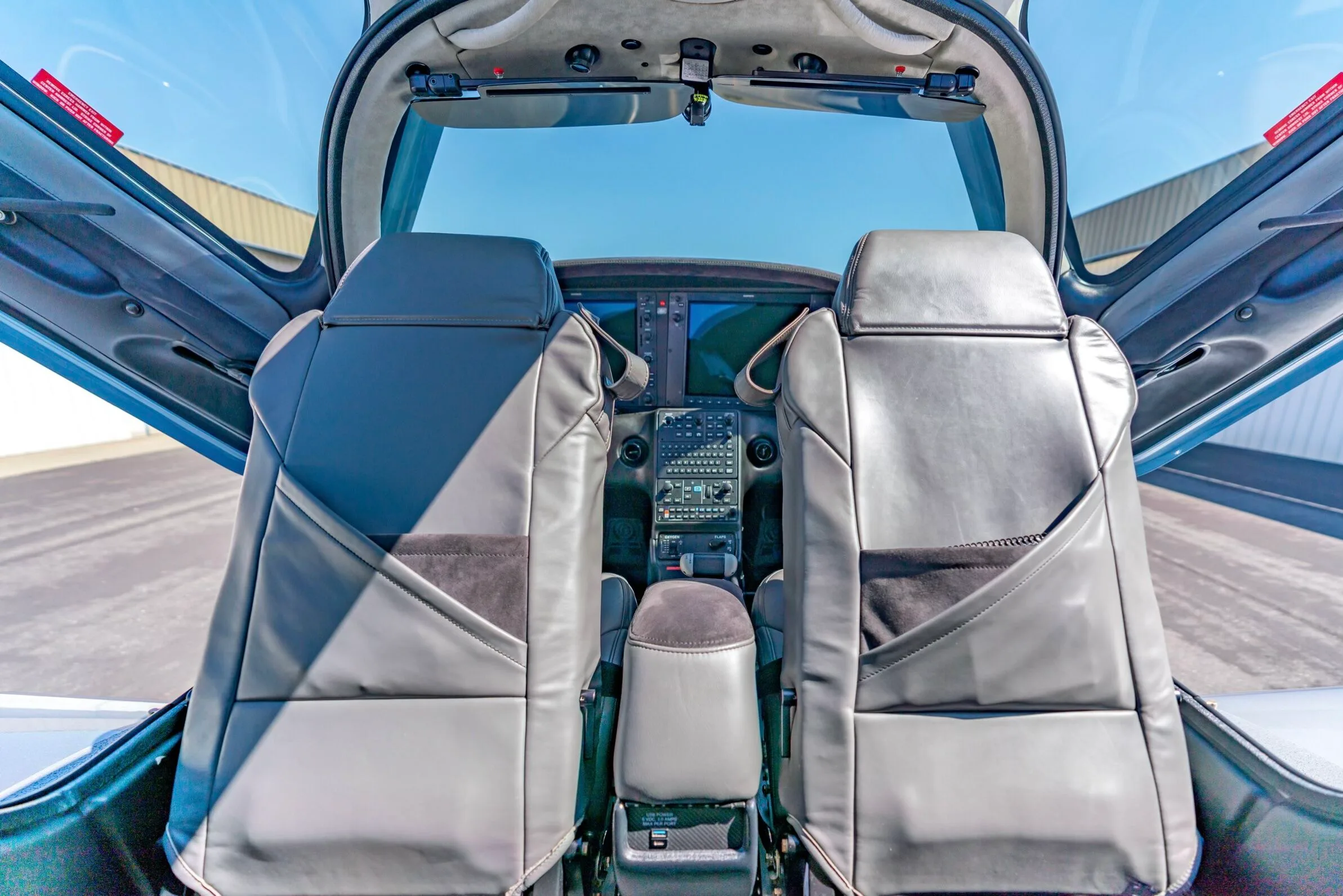 Cabin interior of a 2020 Cirrus SR22-G6 TURBO.