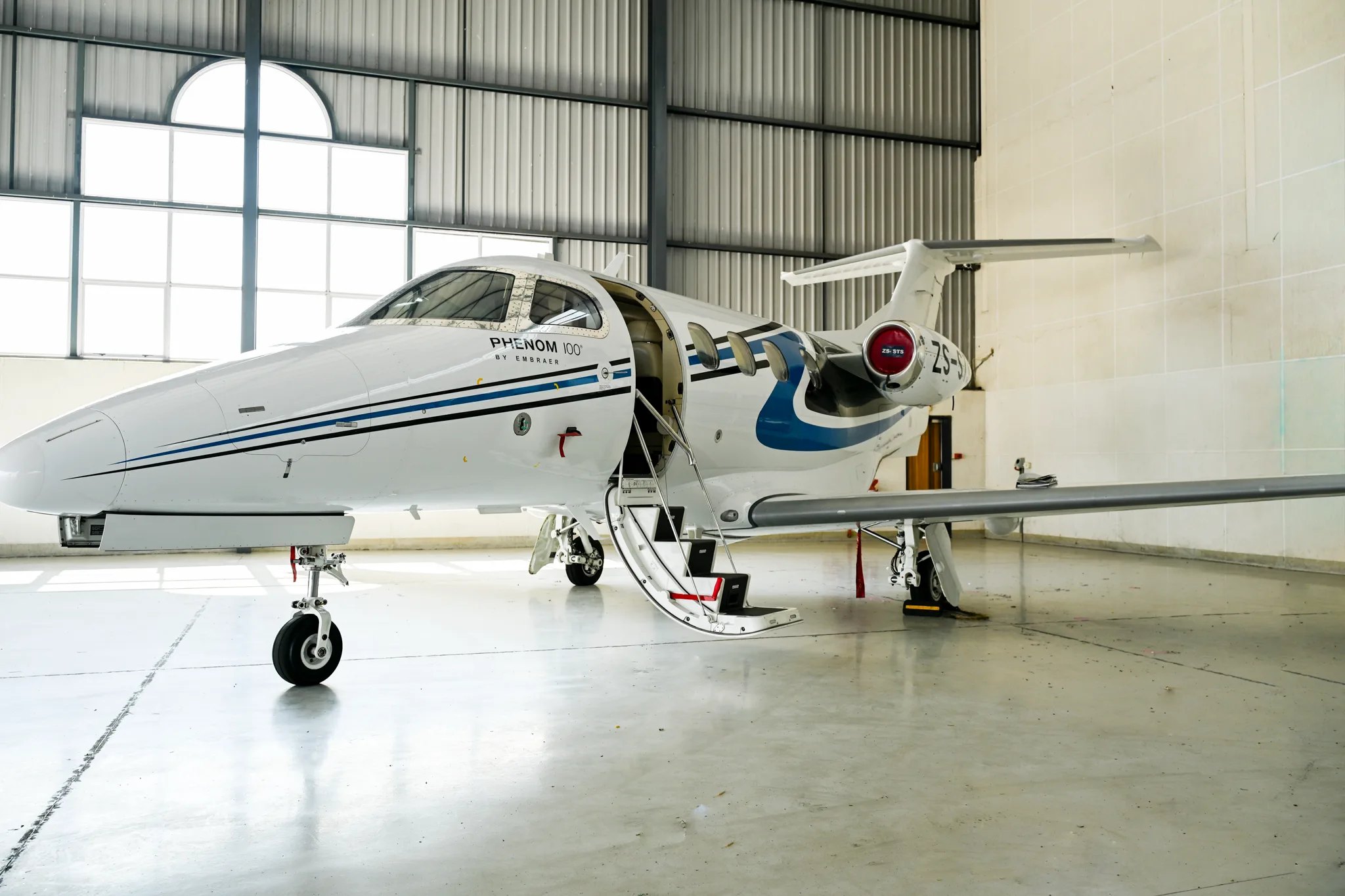 Exterior view of a 1999 Piper Saratoga, 5Y-TJA.