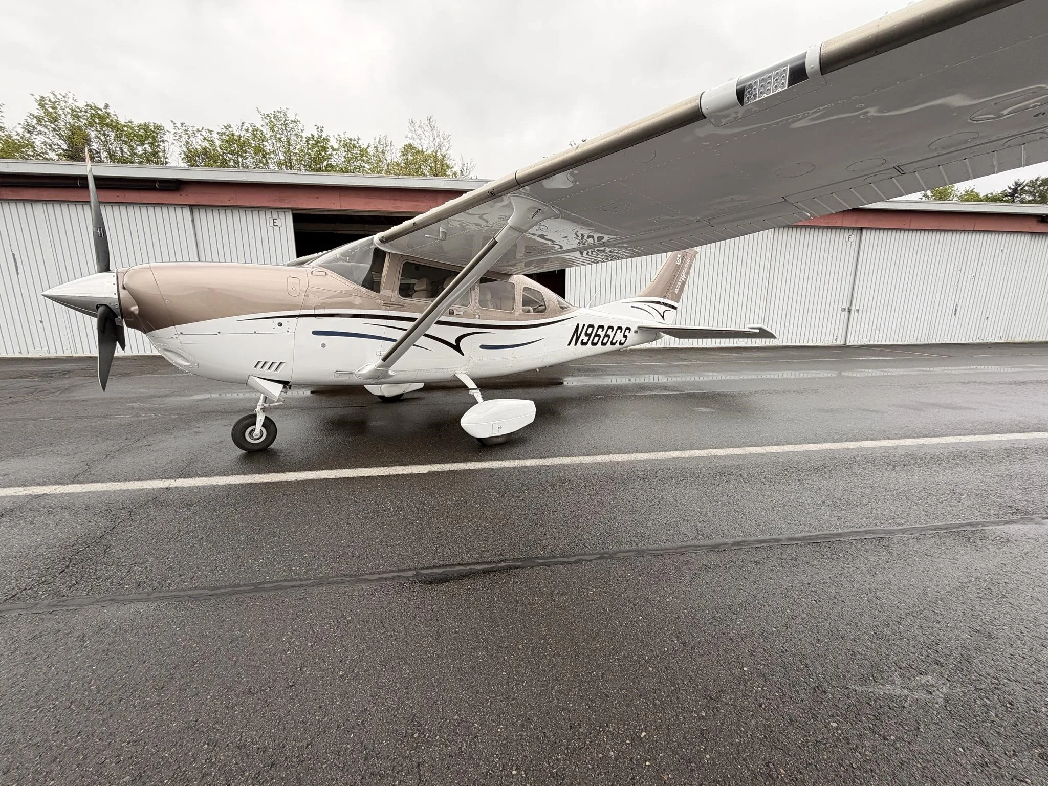 Exterior view of a 2012 CESSNA TURBO 206H STATIONAIR, N966CS.
