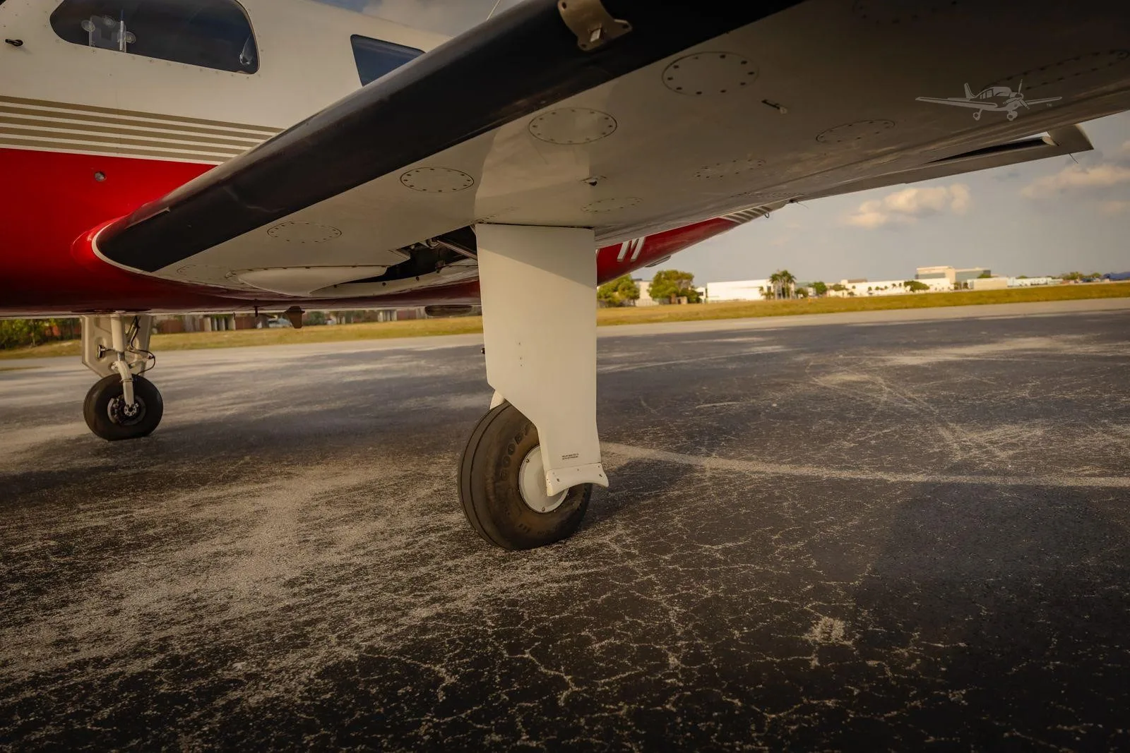 Exterior view of a 2006 PIPER JETPROP.