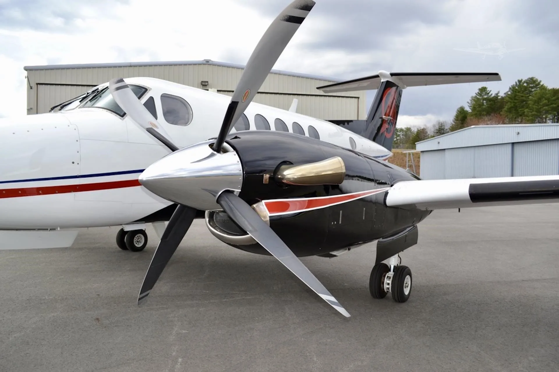 Marketing image of a 1998 BEECHCRAFT KING AIR B200.