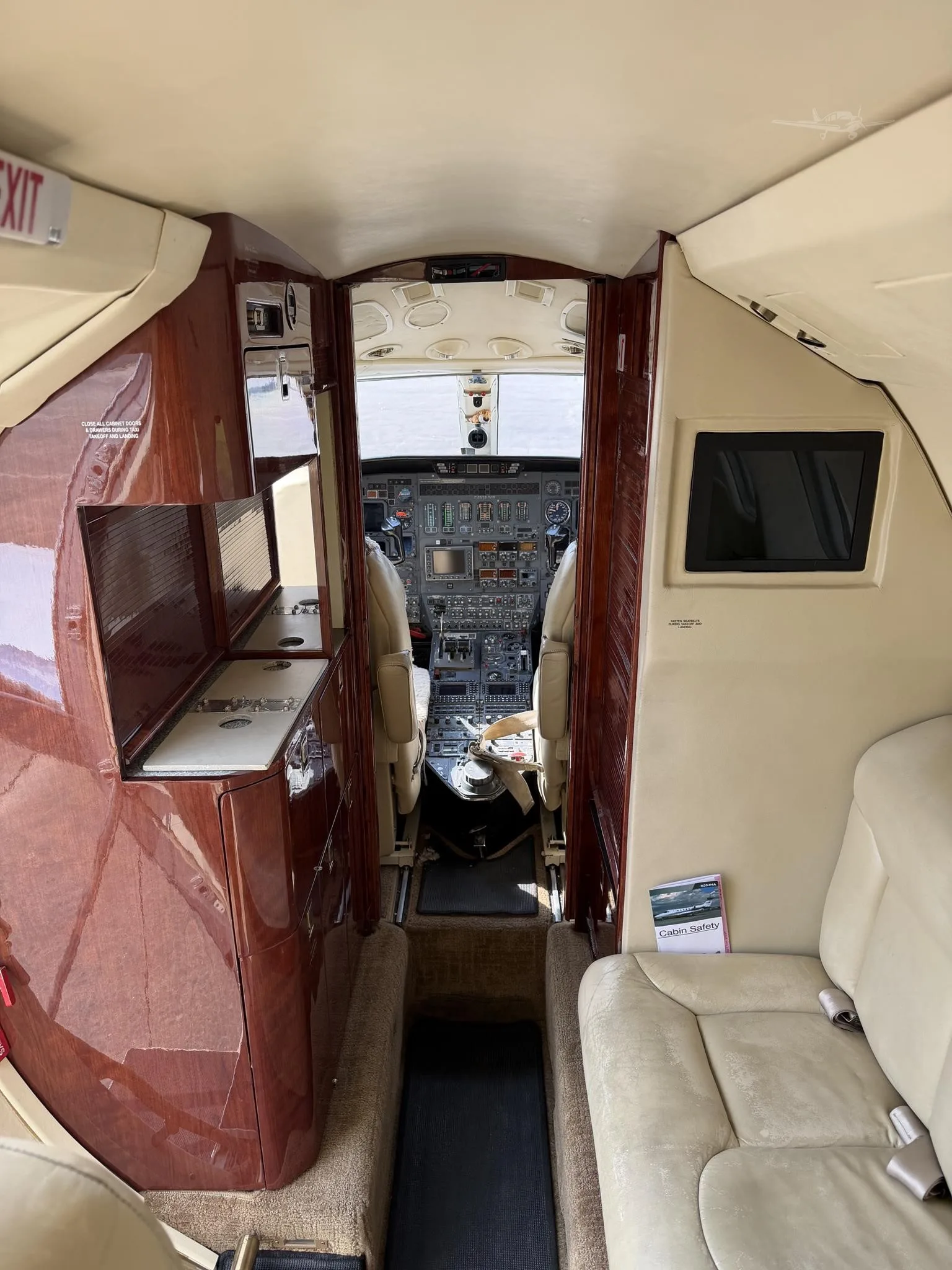 Cabin interior of a 1986 CESSNA CITATION III.