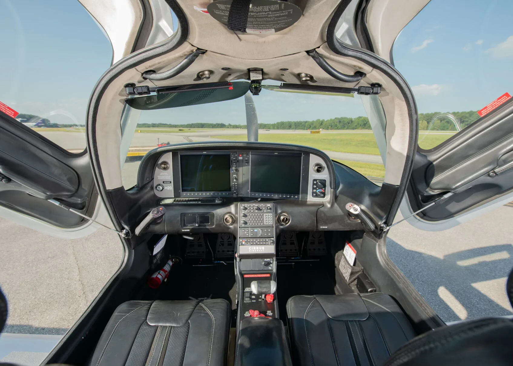 Cockpit and instrument panel of a 2015 Cirrus SR20-G3.