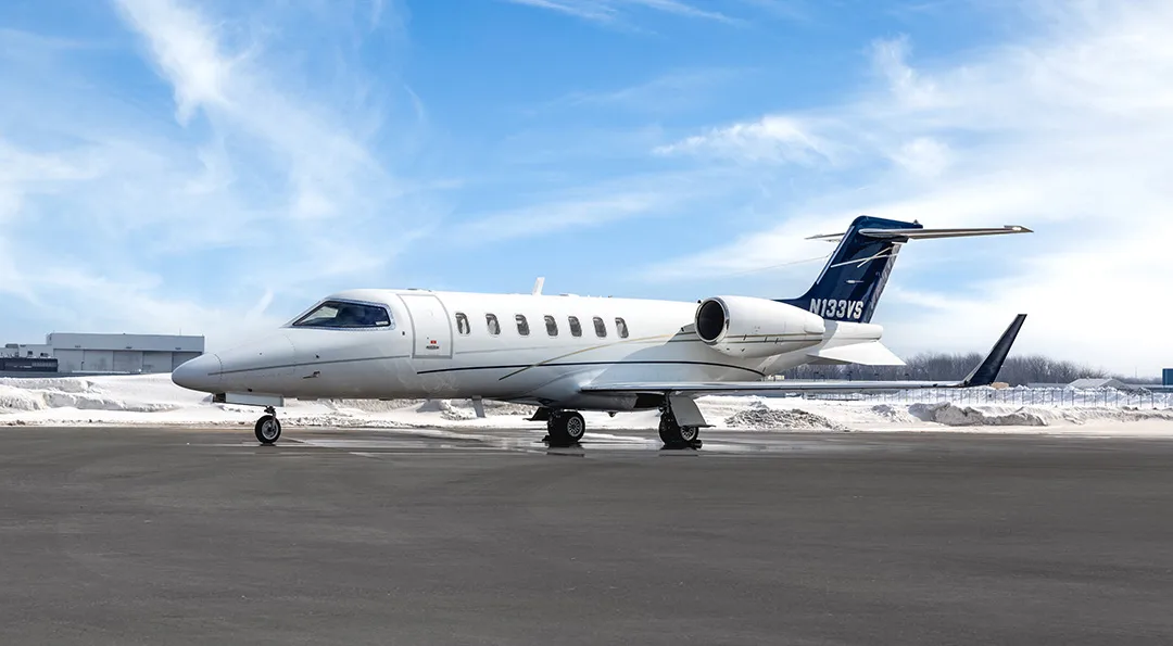 Cabin interior of a 2006 LEAR 40XR.