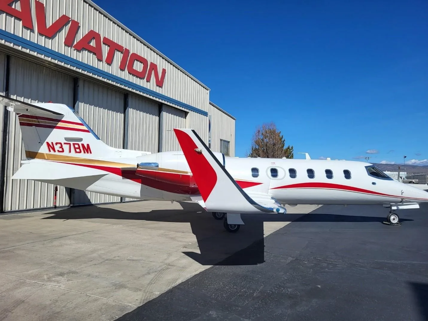 Exterior view of a 1994 LEARJET 31A, N37BM.