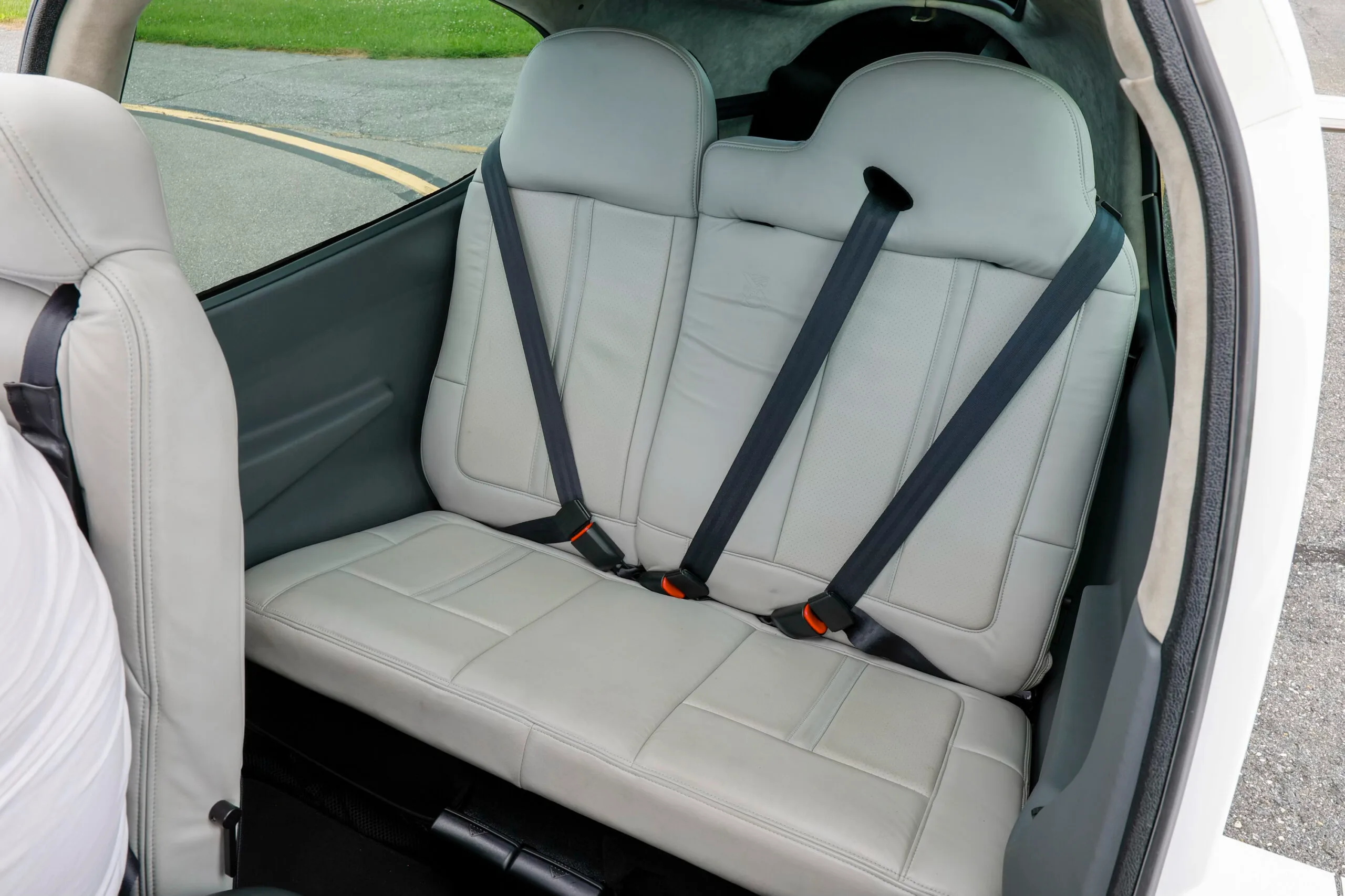 Cabin interior of a 2016 Cirrus SR22 G5.